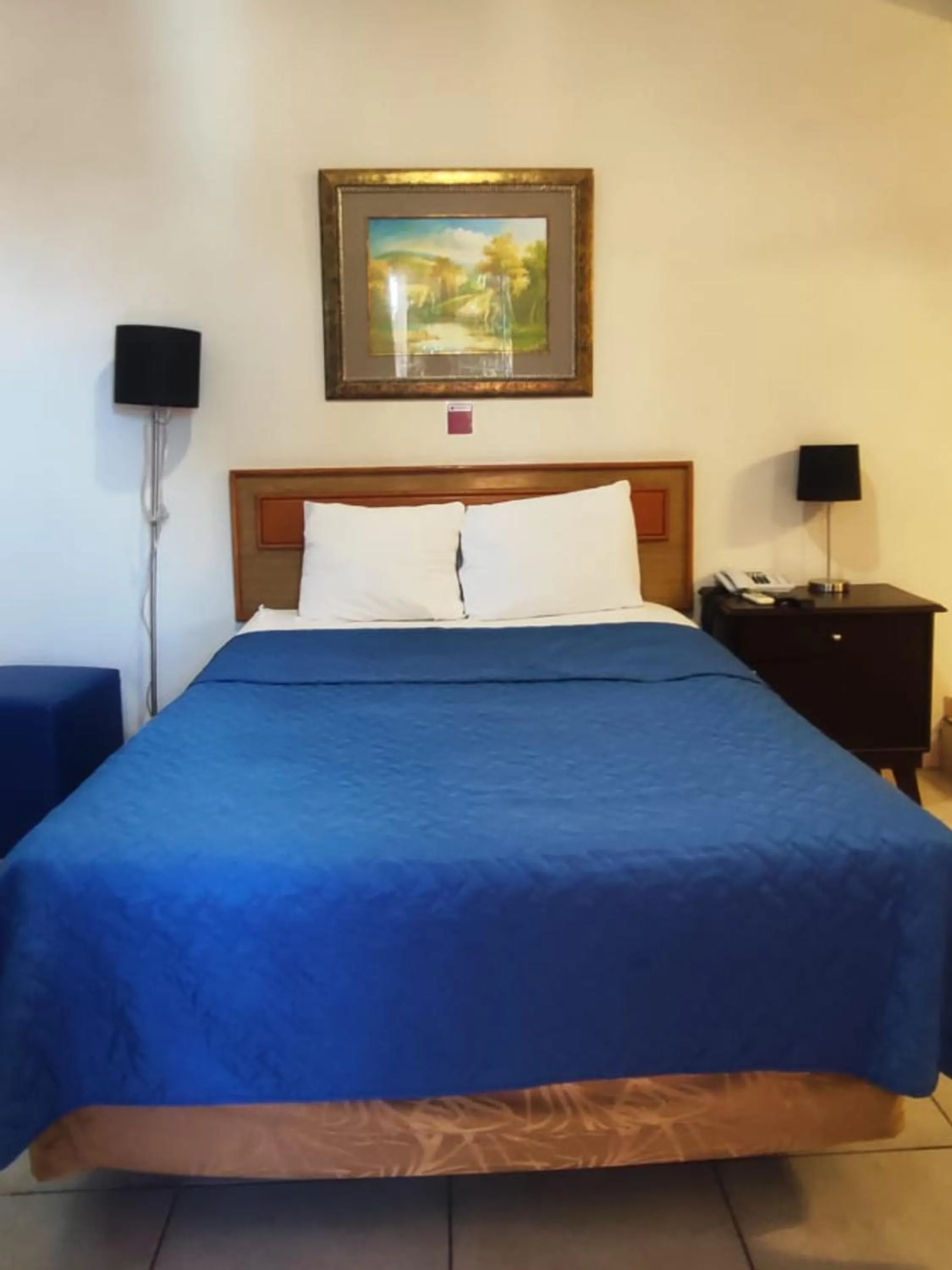 Bed in Hotel Mediterraneo Plaza