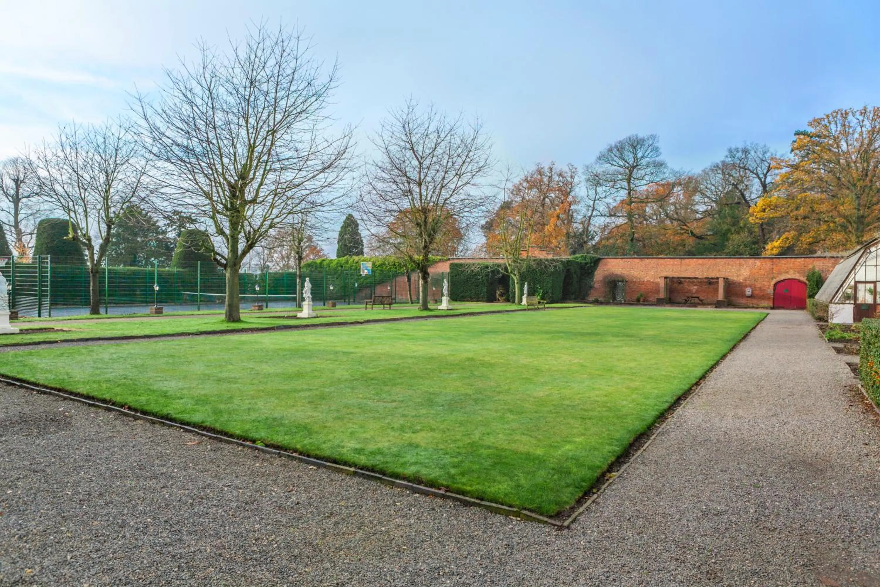 Garden in Wychnor Park Country Club