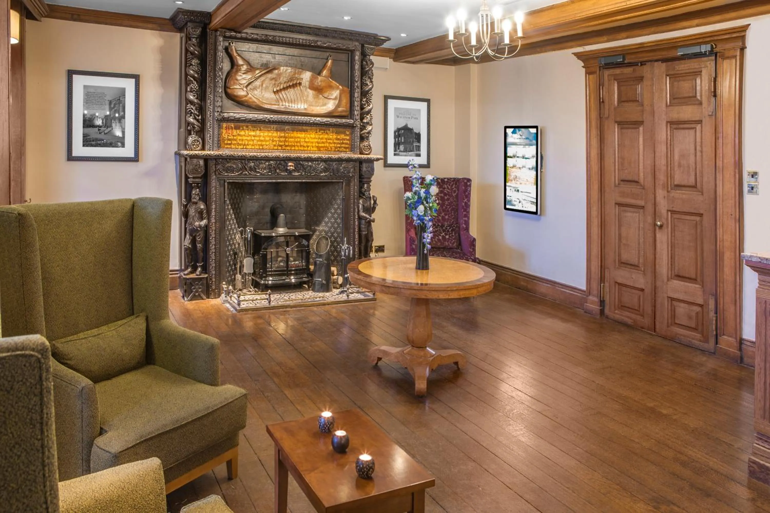 Seating area in Wychnor Park Country Club