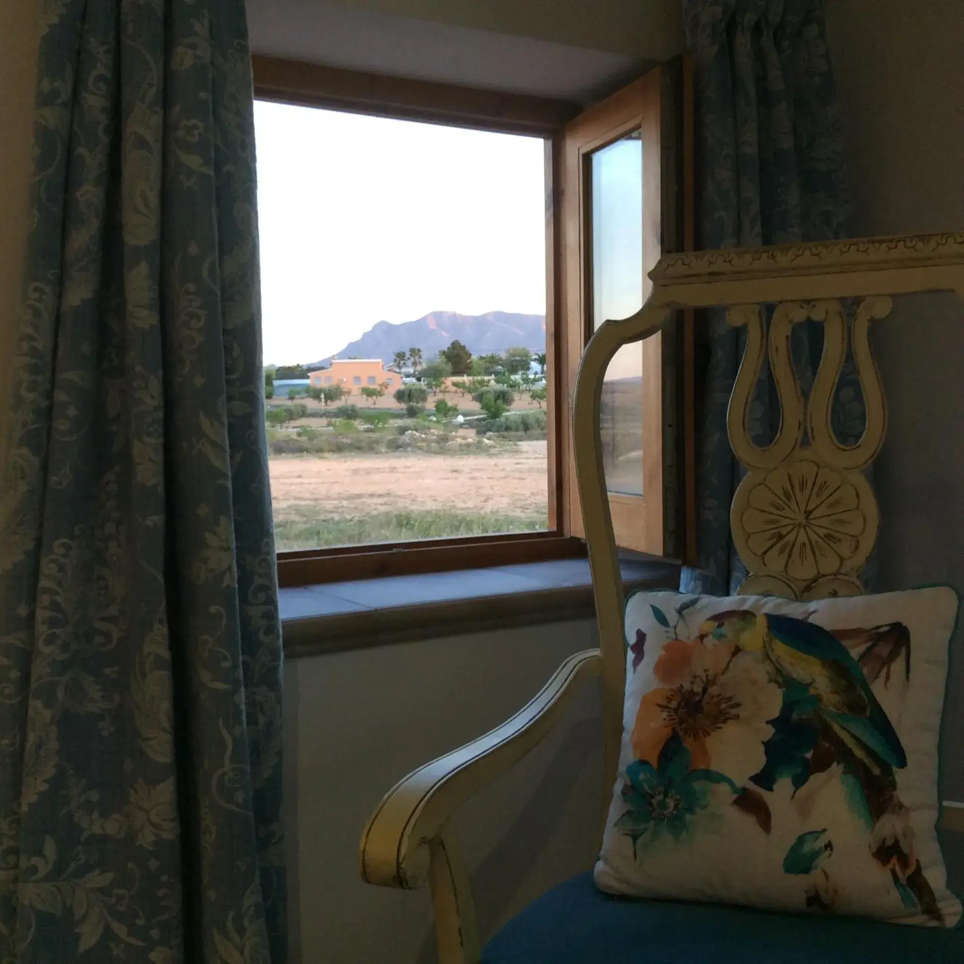 Standard Twin Room with Mountain View in Los Cuatro Vientos B&B Standard Twin Room with Mountain View in Los Cuatro Vientos B&B