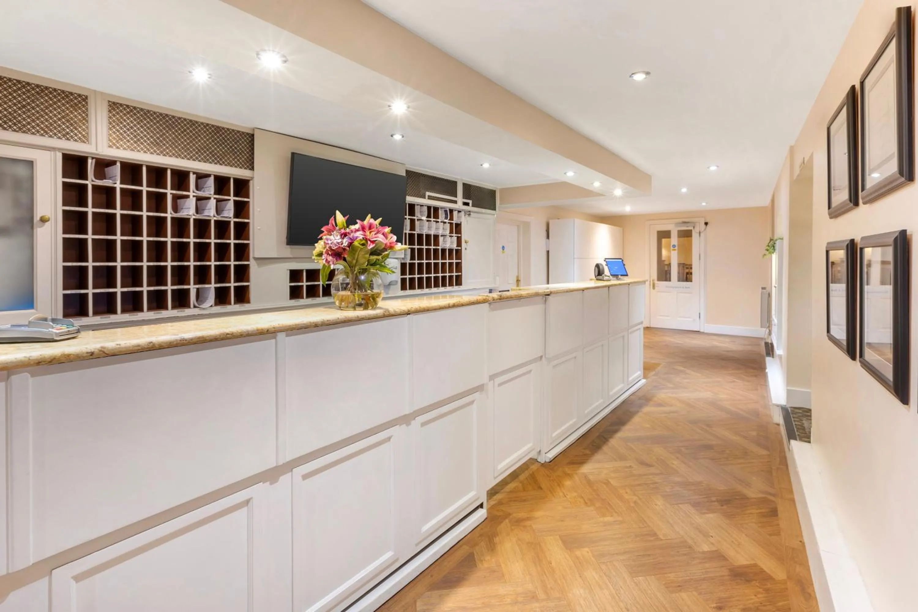 Lobby or reception in Woodford Bridge Country Club