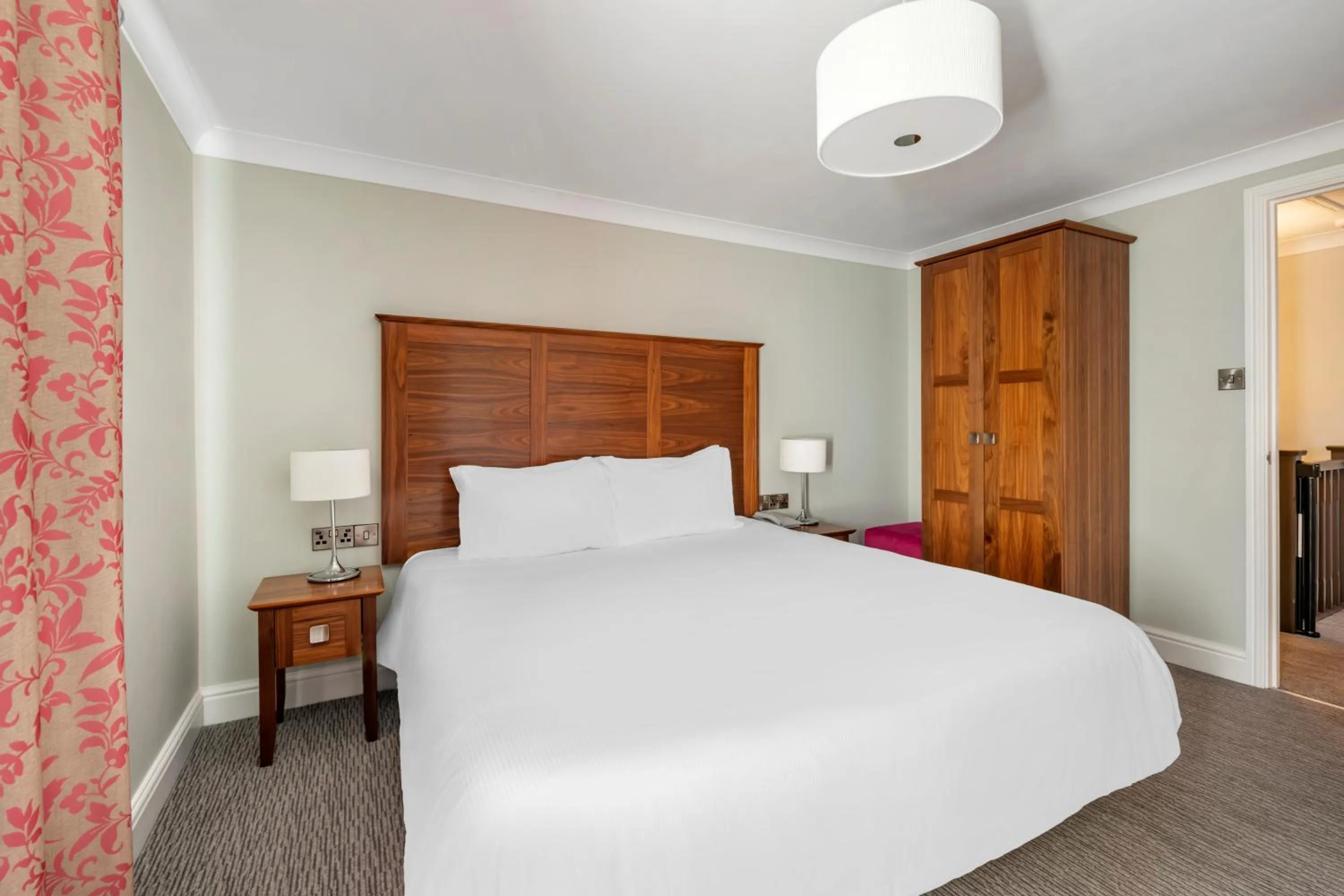 Bedroom, Bed in Woodford Bridge Country Club