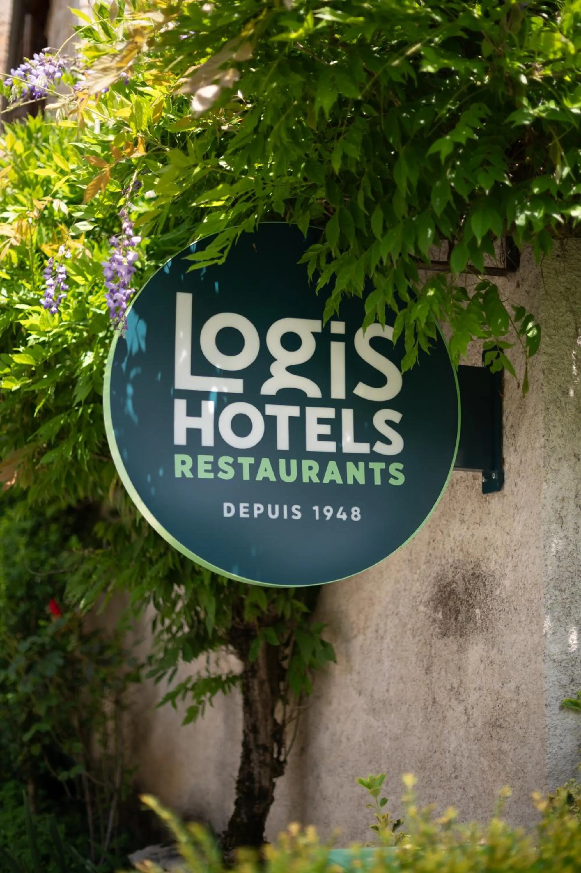Property logo or sign in Logis Hôtels - Hôtel Restaurant Domaine Les Falaises