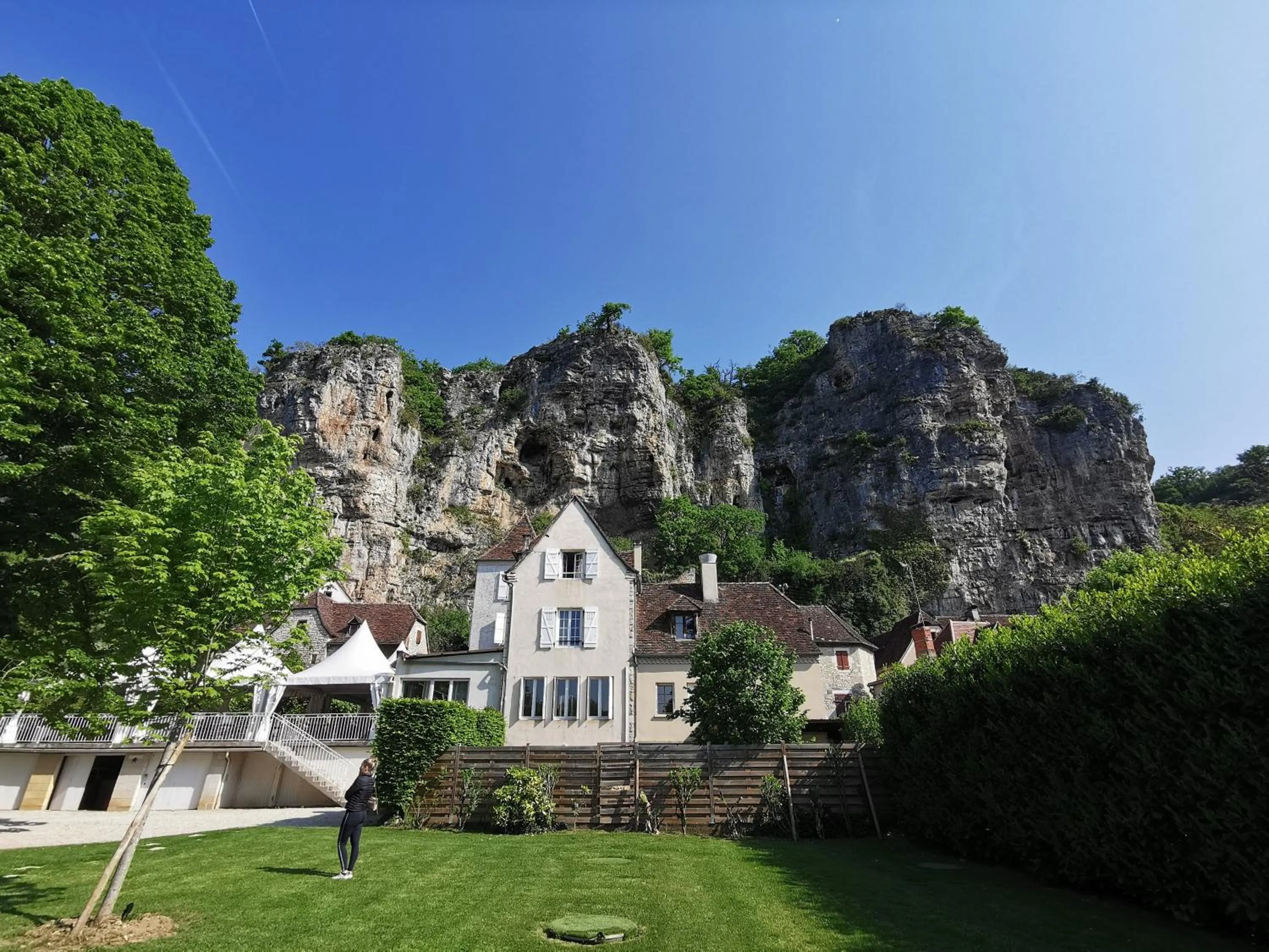 Garden in Logis Hôtels - Hôtel Restaurant Domaine Les Falaises
