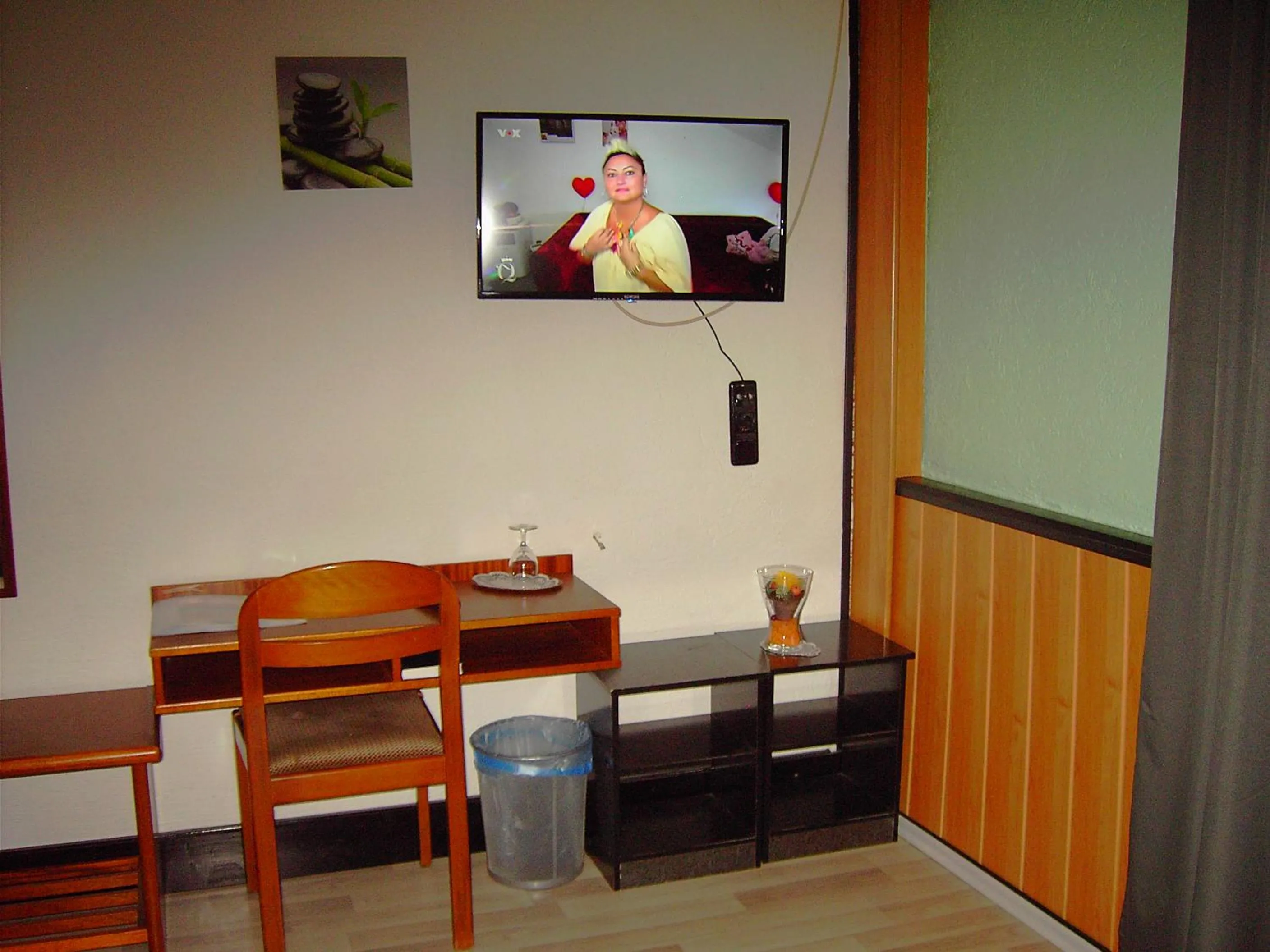 Single Room with Bathroom - single occupancy in Hessisches Haus