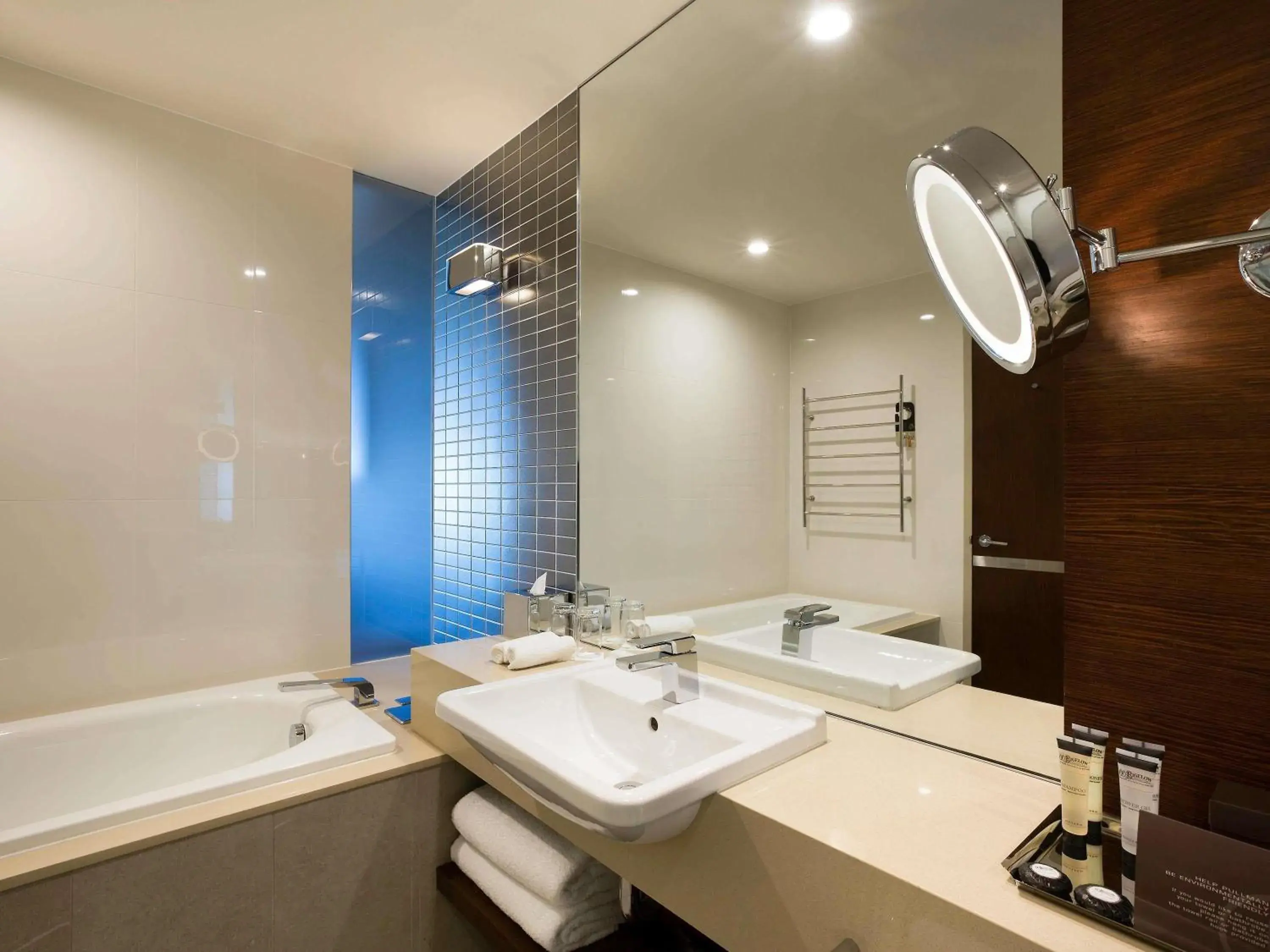 Superior Twin Room in Pullman Sydney Olympic Park Superior Twin Room in Pullman Sydney Olympic Park