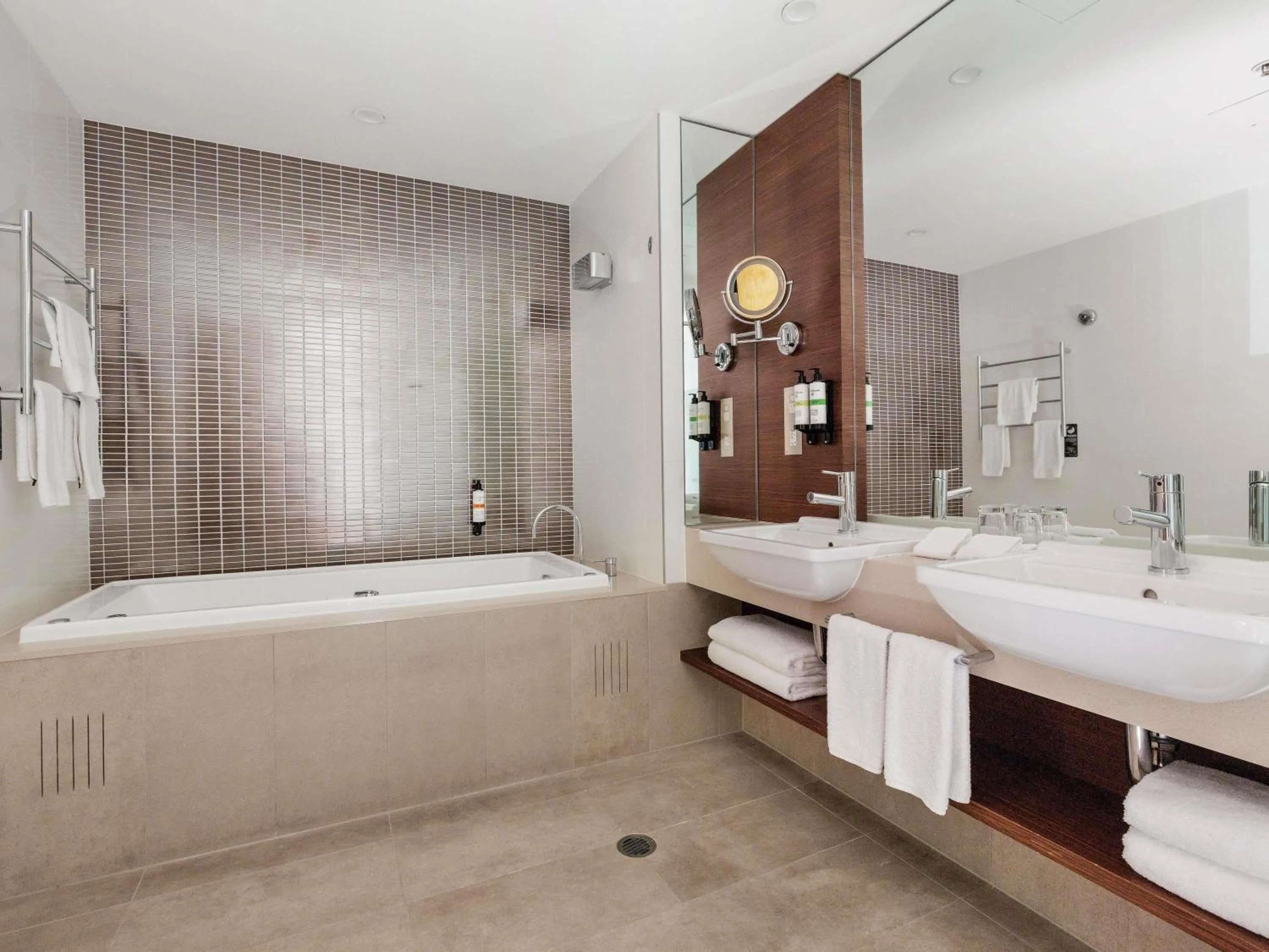 Bedroom in Pullman Sydney Olympic Park