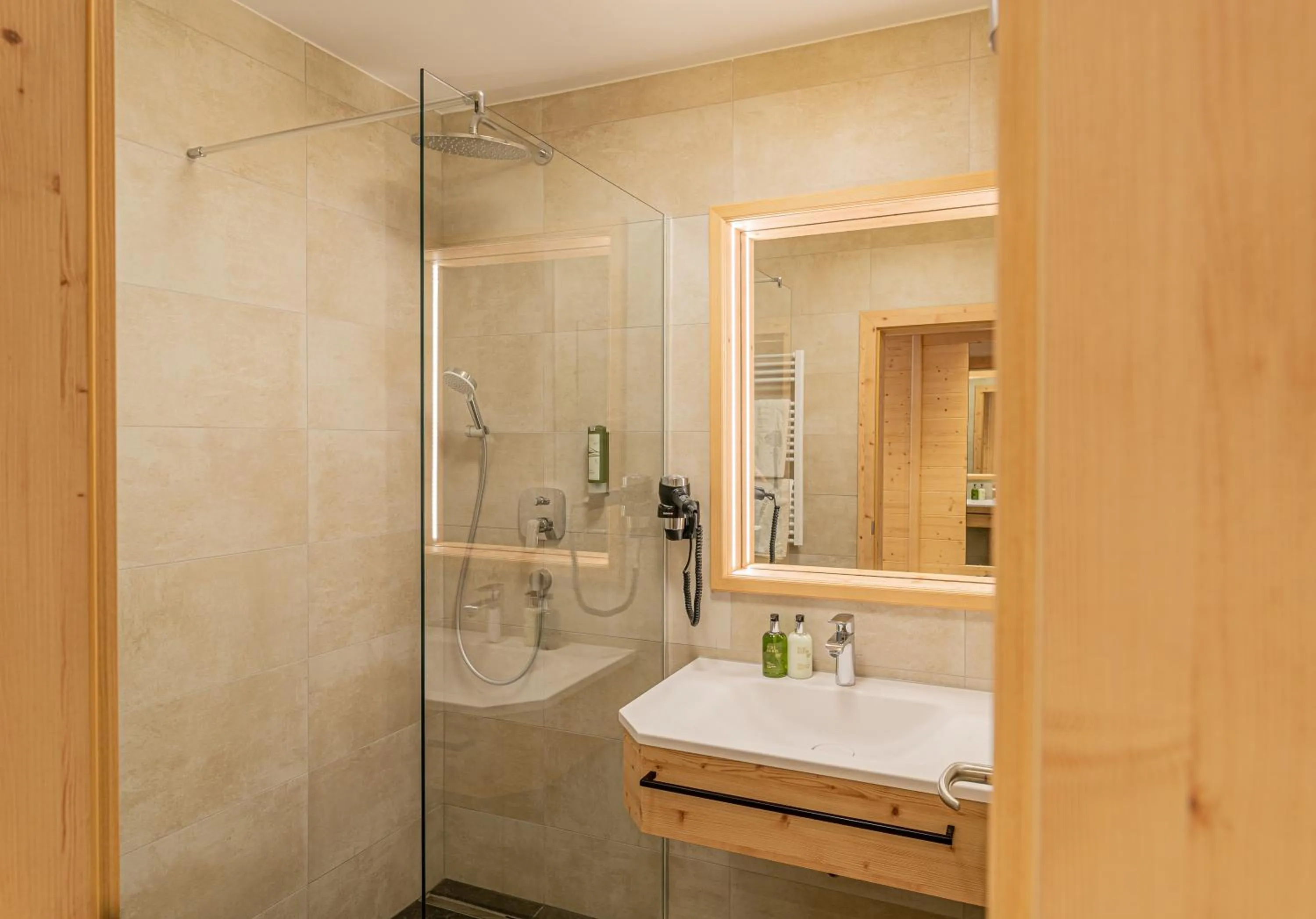 Bathroom in Hotel Tyrol am Haldensee