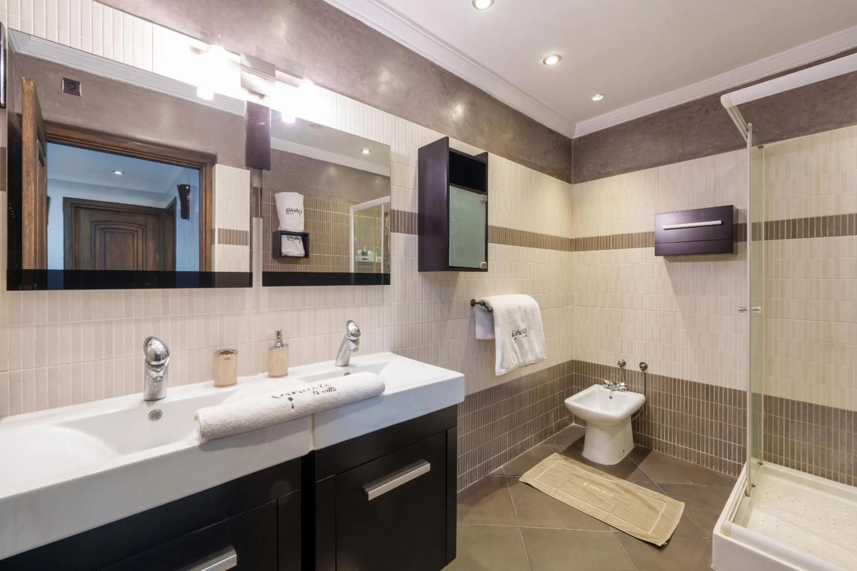 Shower in Riad Ushuaia La Villa - Centre Marrakech