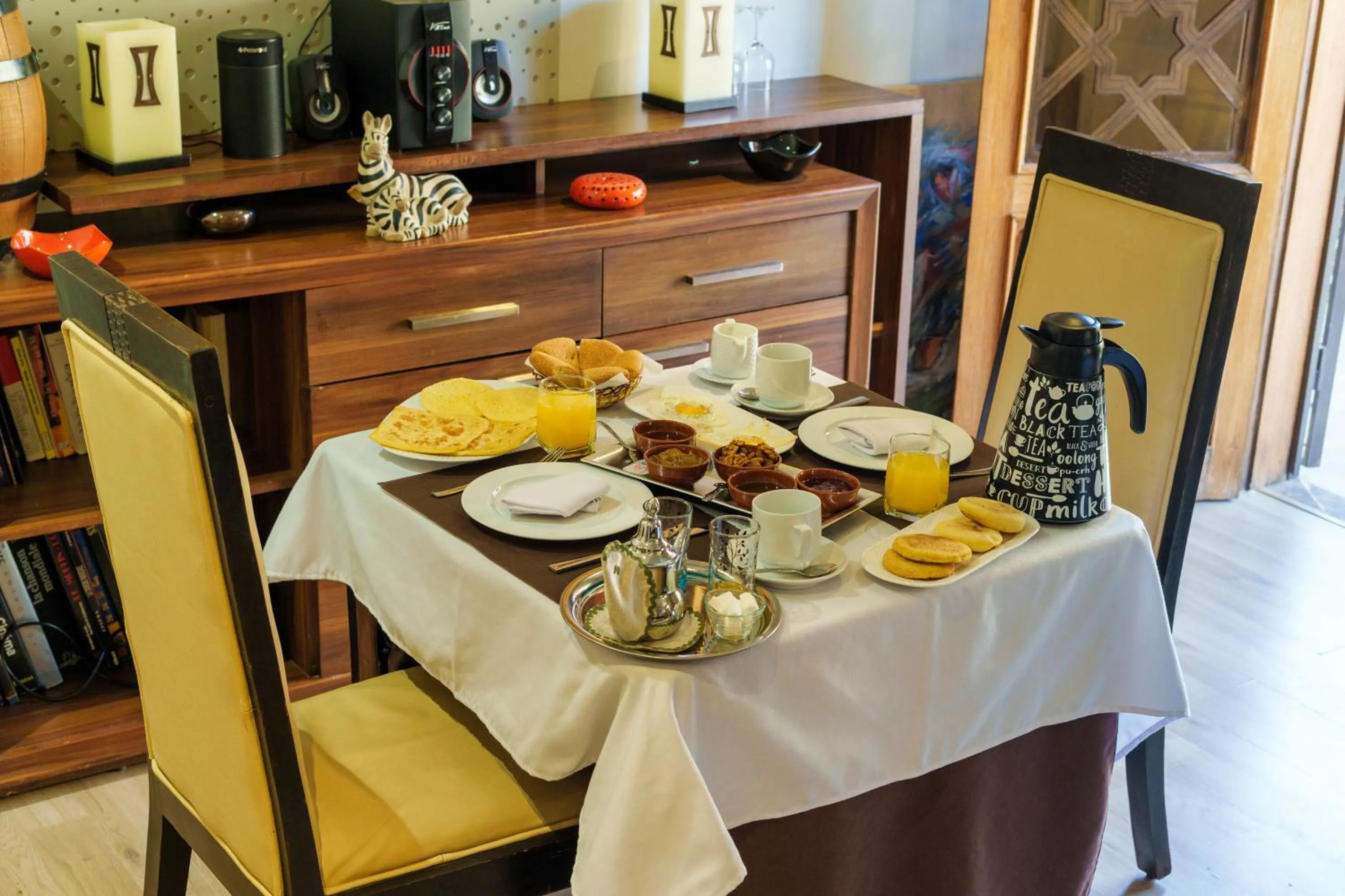 Breakfast in Riad Ushuaia La Villa - Centre Marrakech