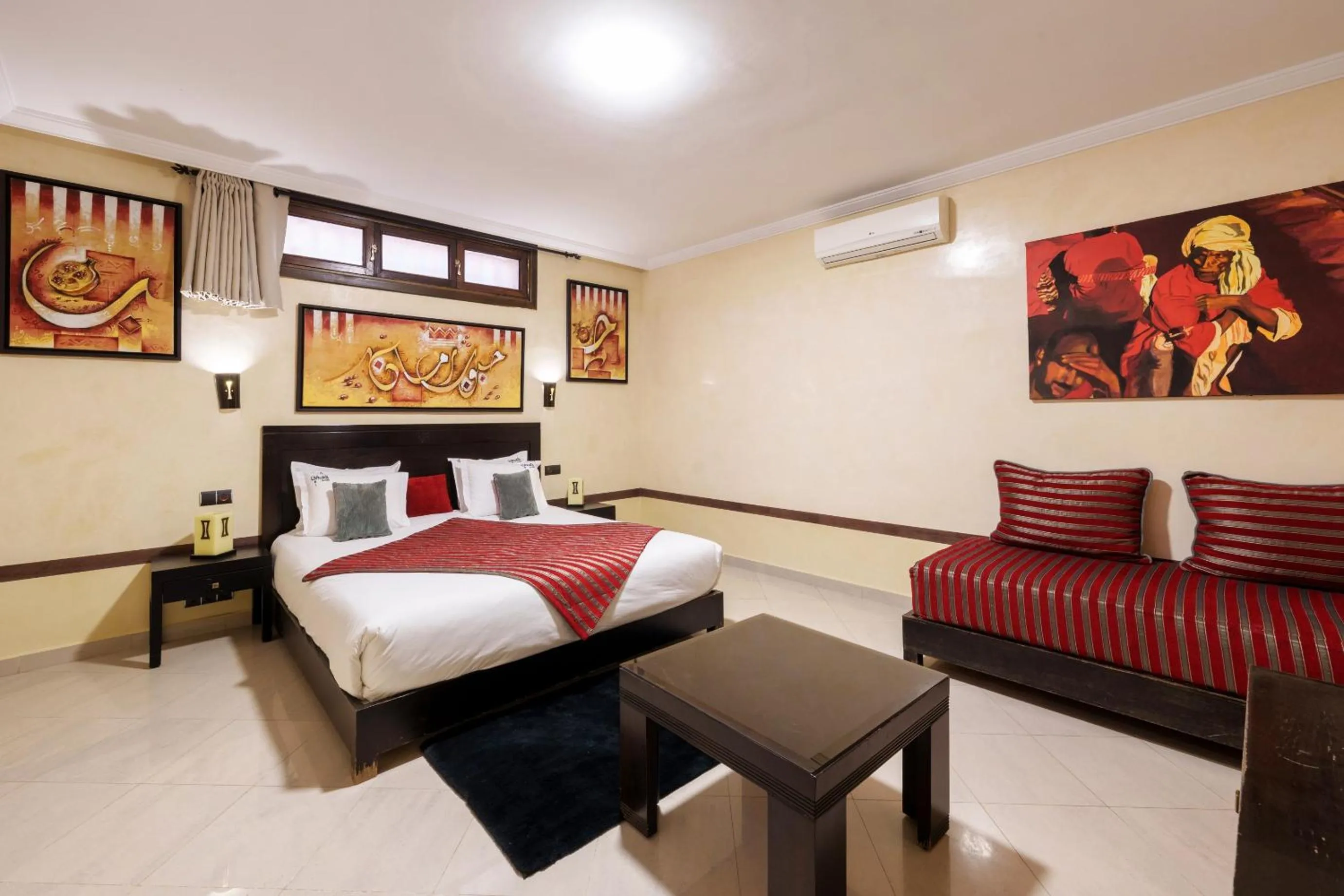 Bed in Riad Ushuaia La Villa - Centre Marrakech