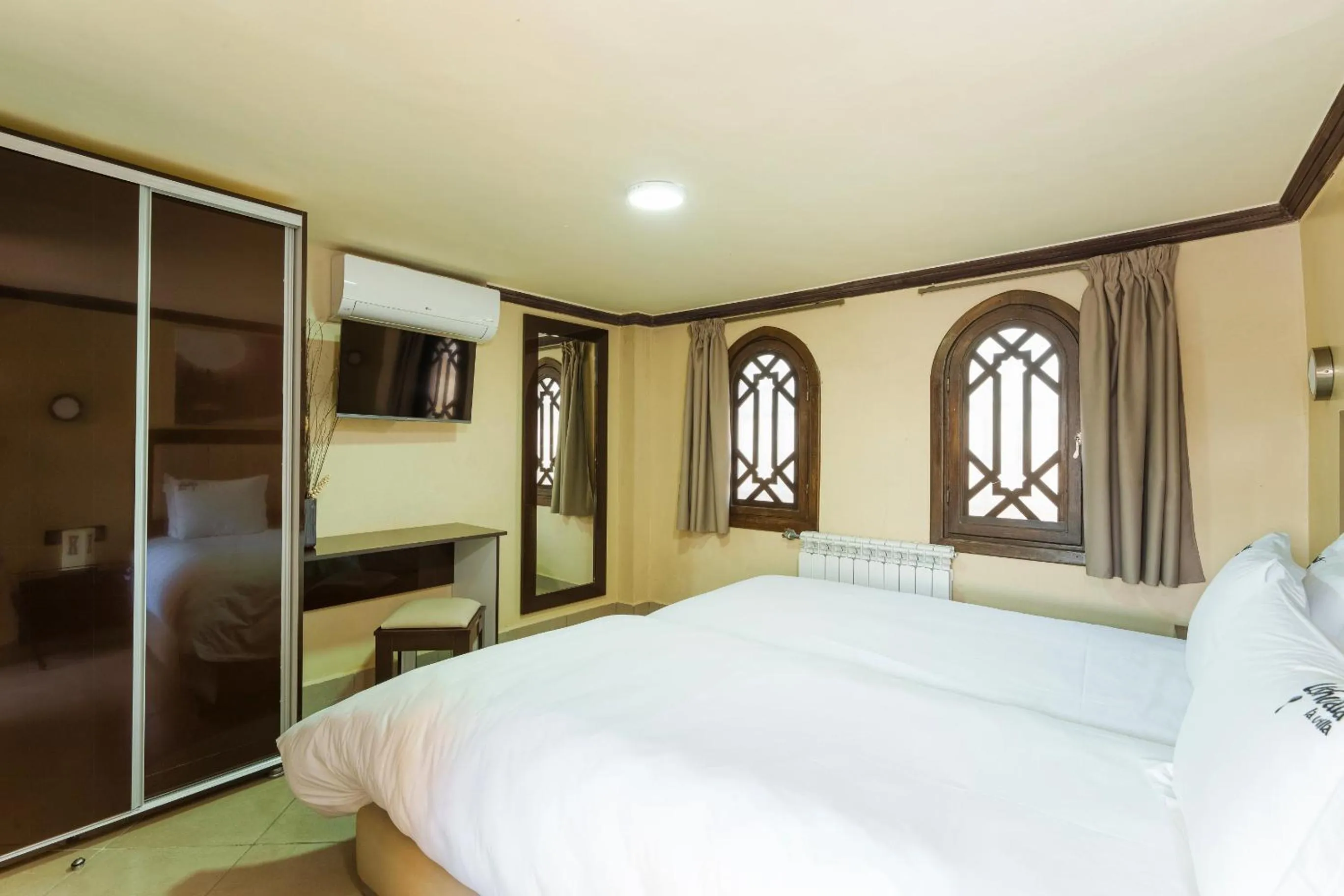 Bed in Riad Ushuaia La Villa - Centre Marrakech