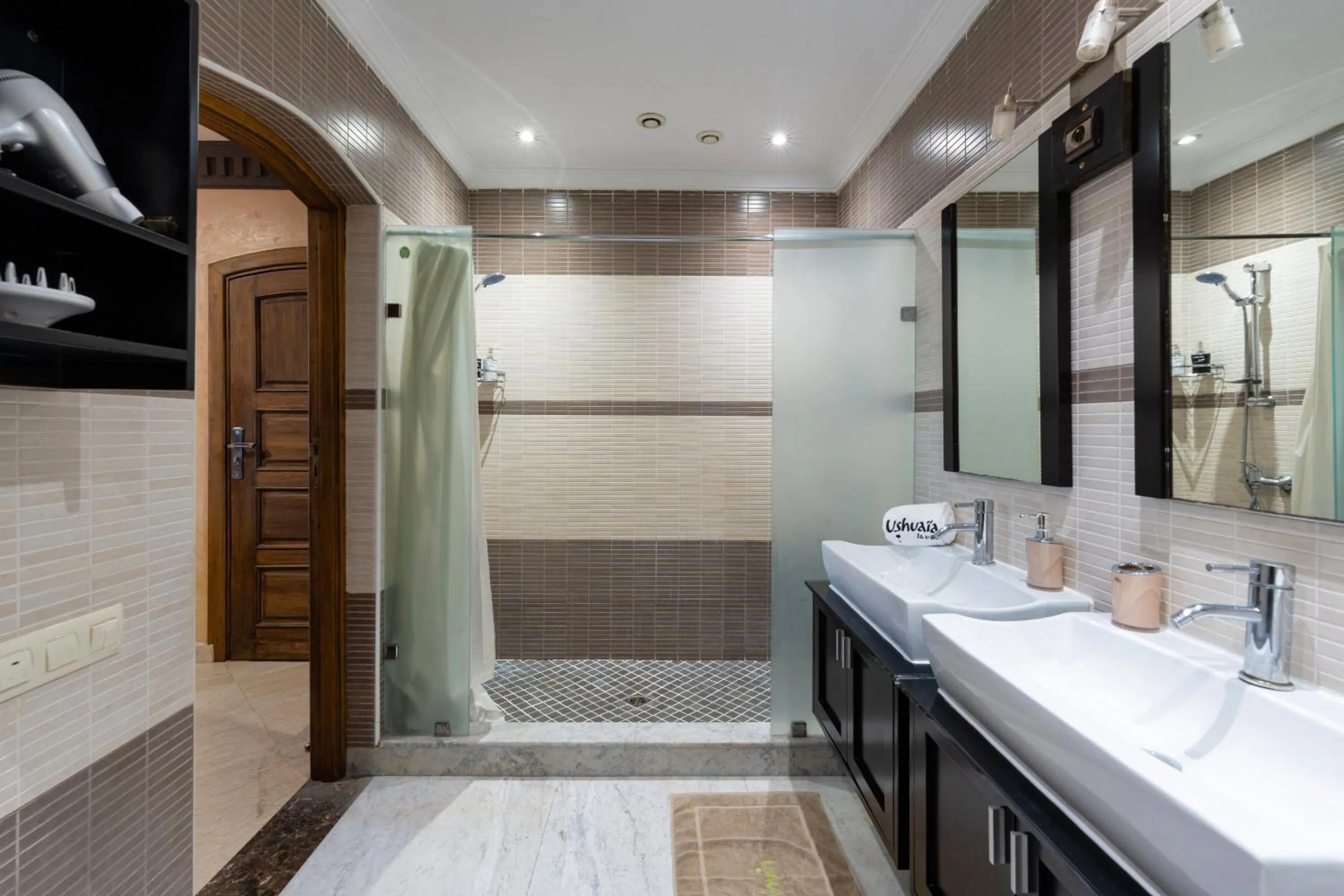 Shower in Riad Ushuaia La Villa - Centre Marrakech