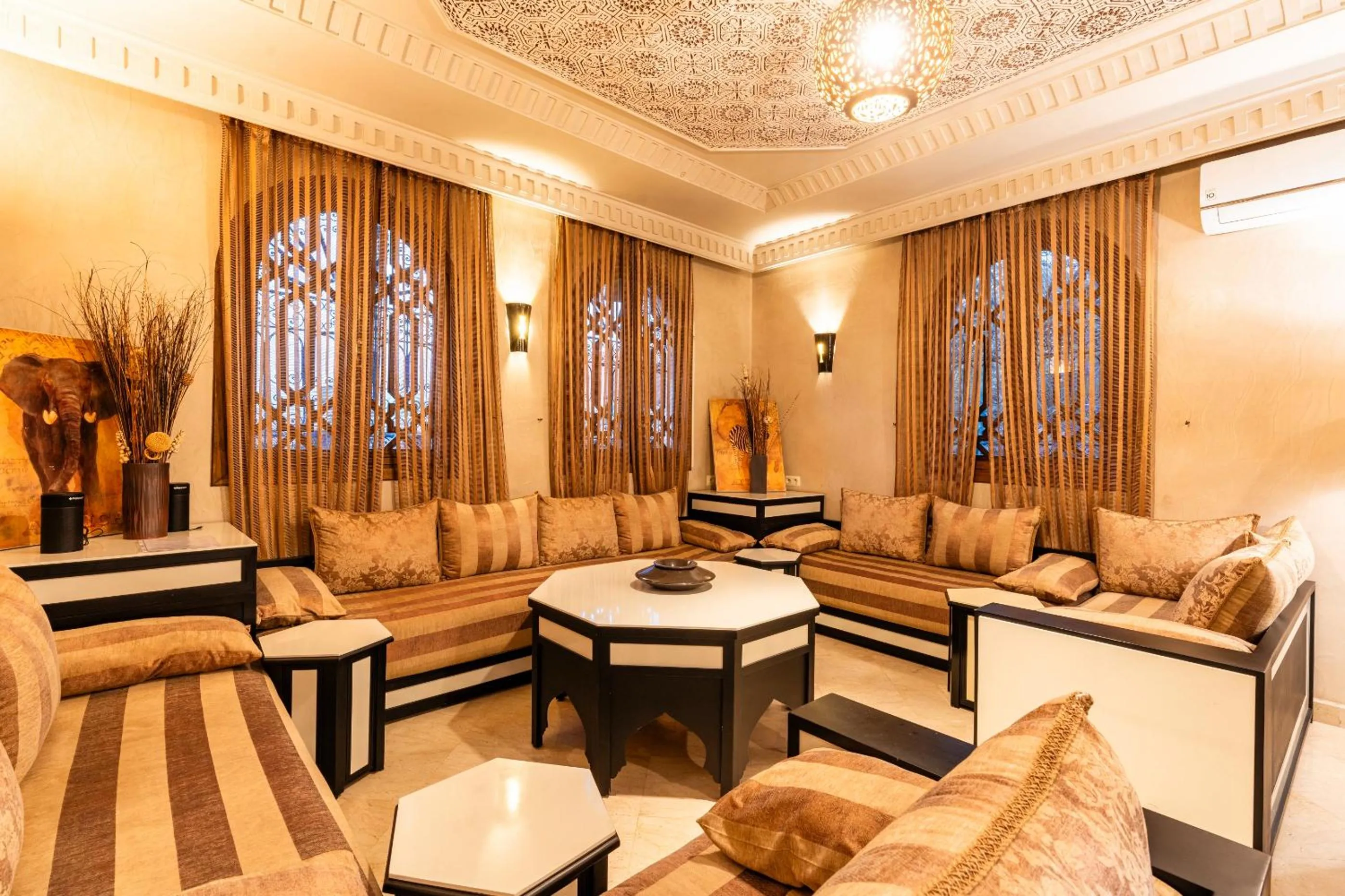 Living room in Riad Ushuaia La Villa - Centre Marrakech