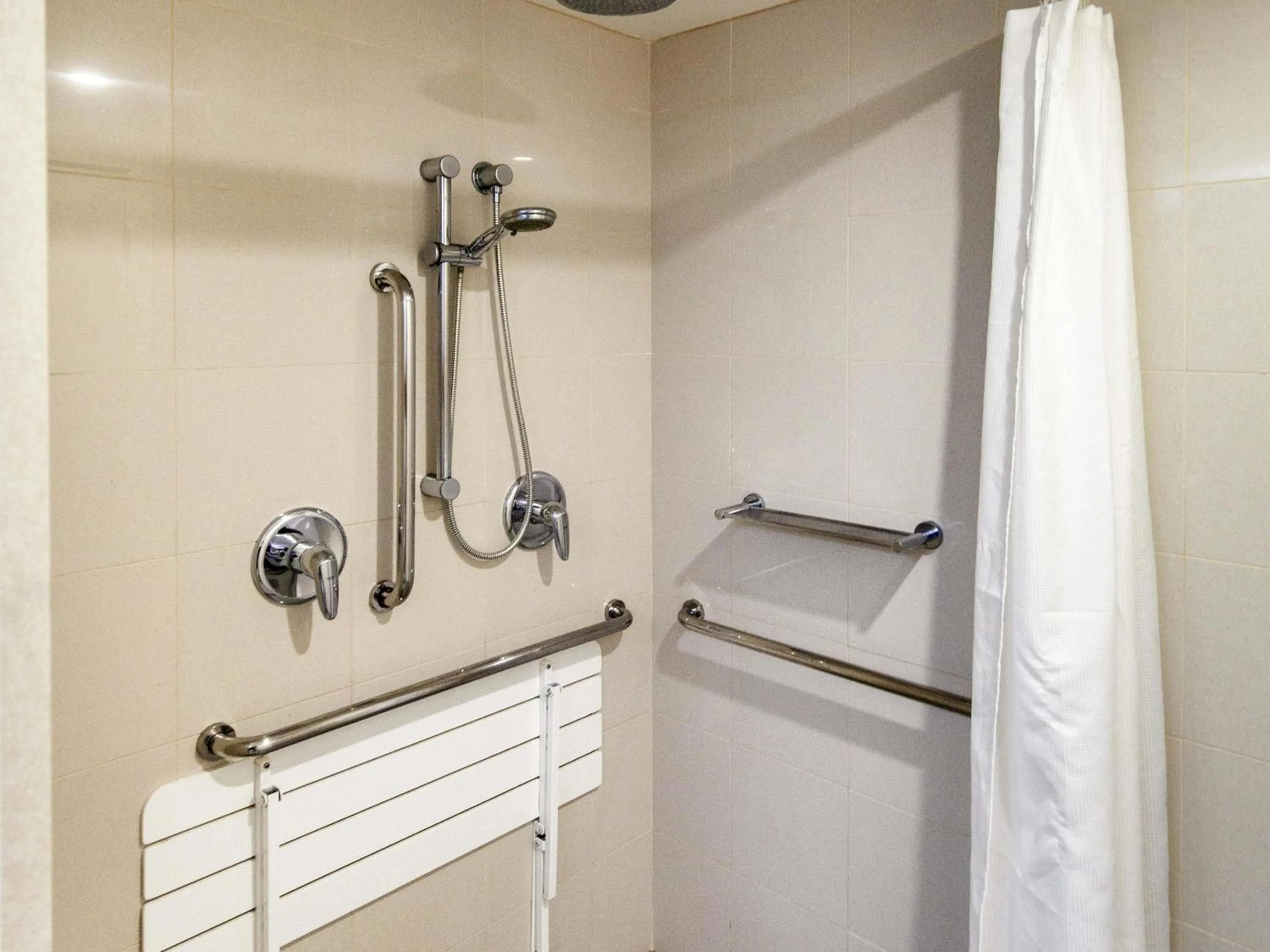 Bedroom in Mercure Hunter Valley Gardens