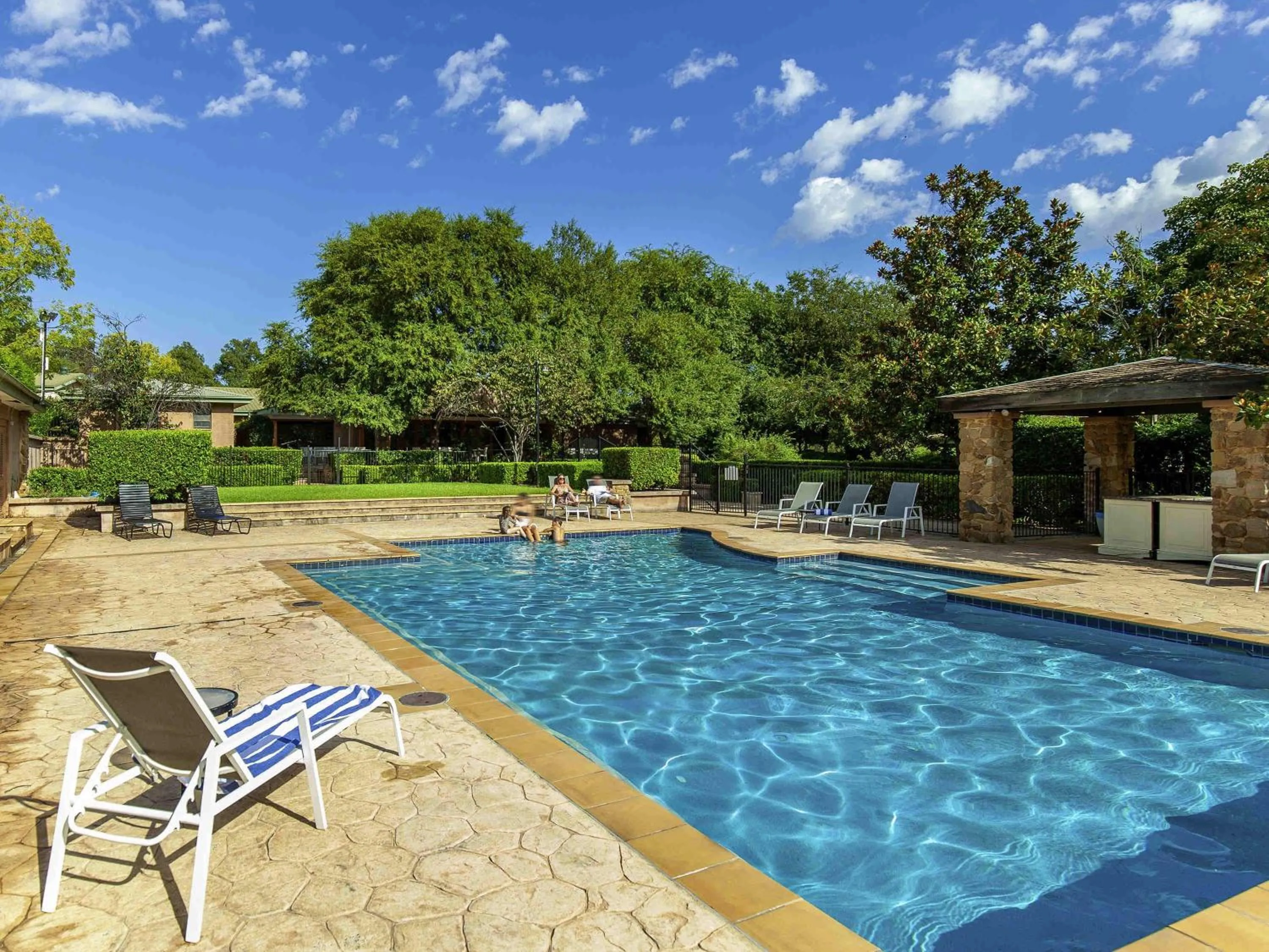 Pool view in Mercure Hunter Valley Gardens
