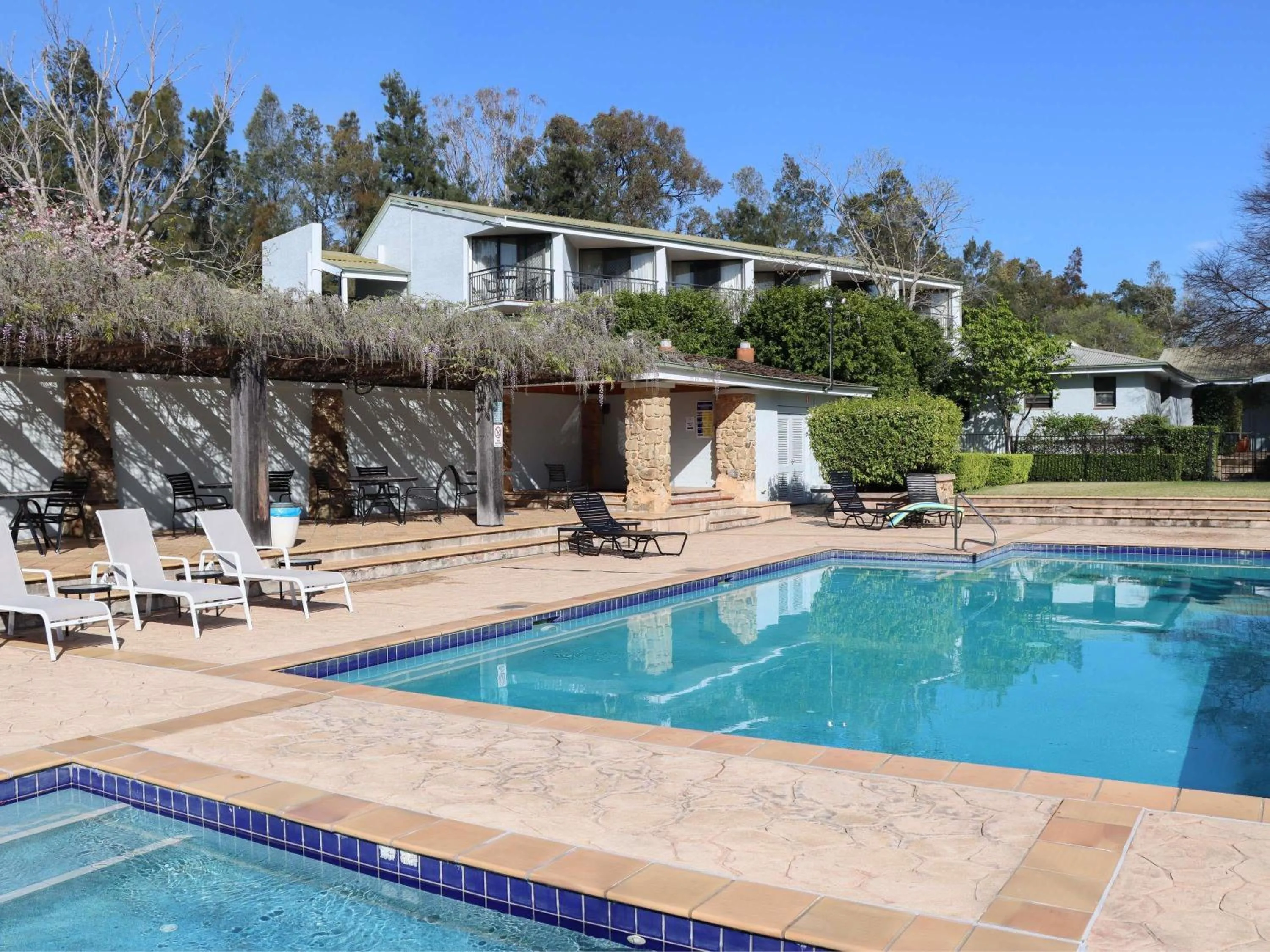 Pool view in Mercure Hunter Valley Gardens
