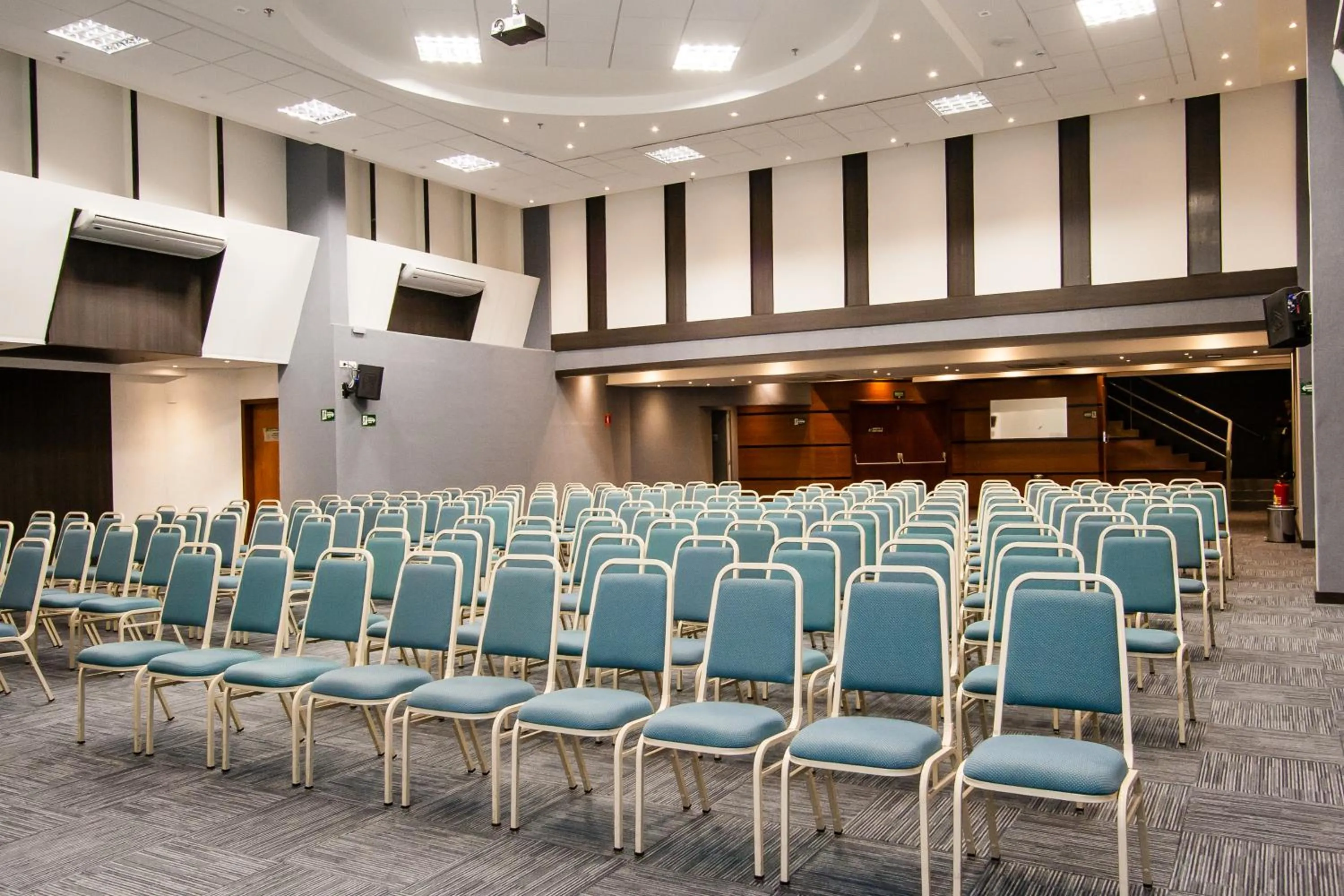 Banquet/Function facilities in Leques Brasil Hotel Escola