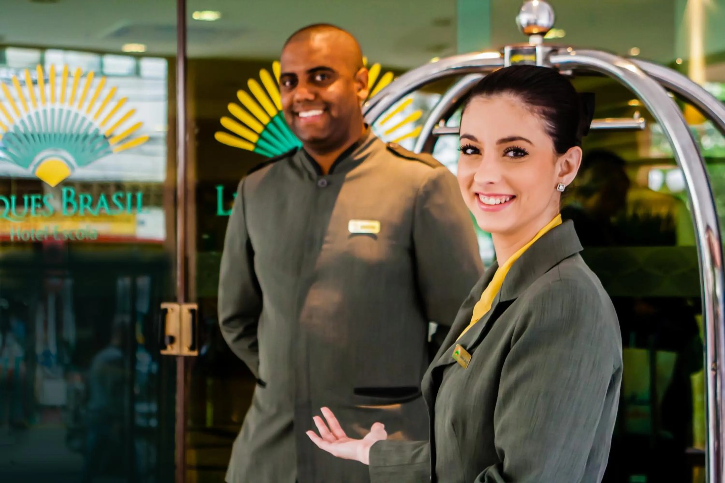 Staff in Leques Brasil Hotel Escola