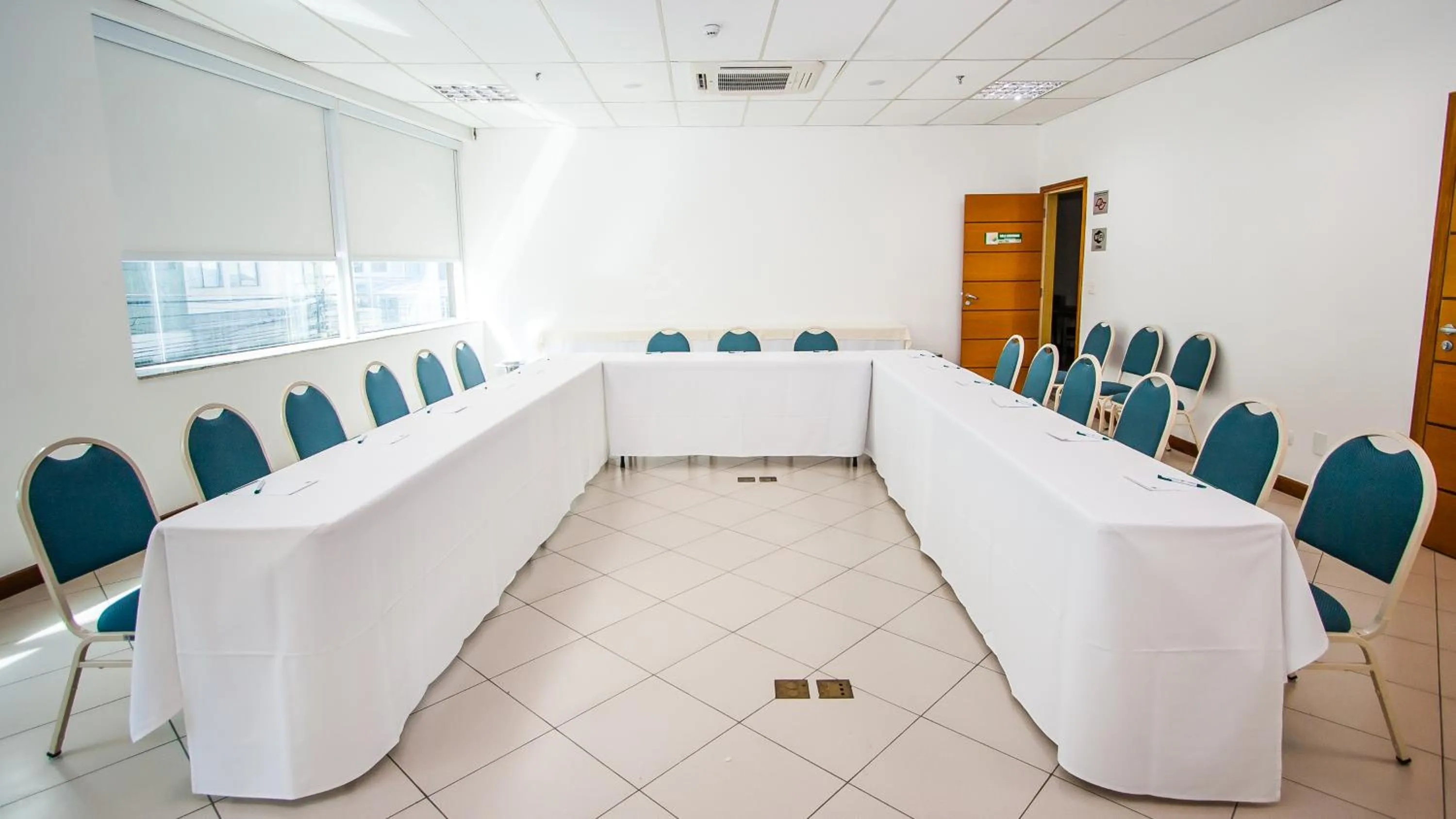 Banquet/Function facilities in Leques Brasil Hotel Escola