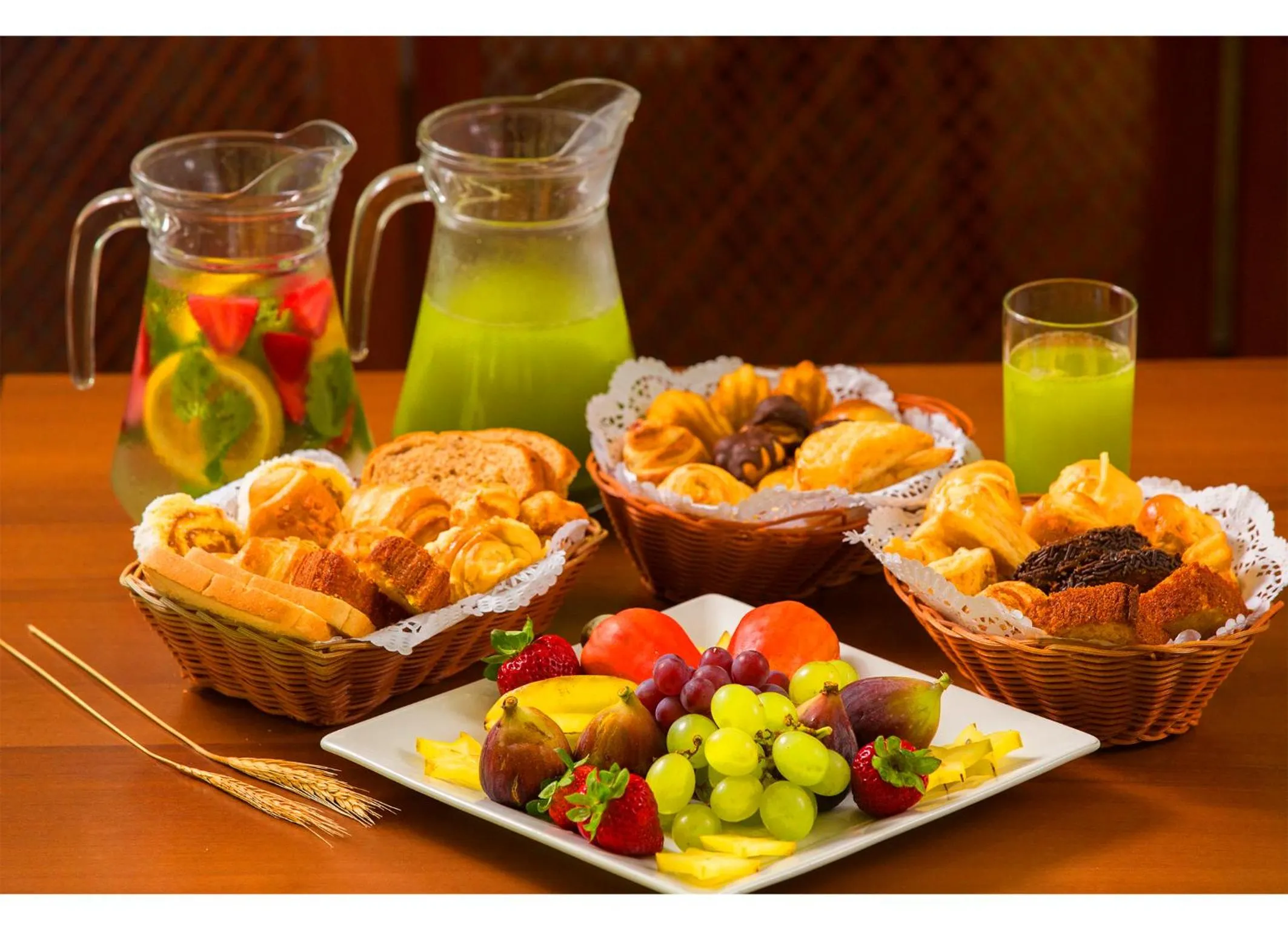 Continental breakfast in Leques Brasil Hotel Escola