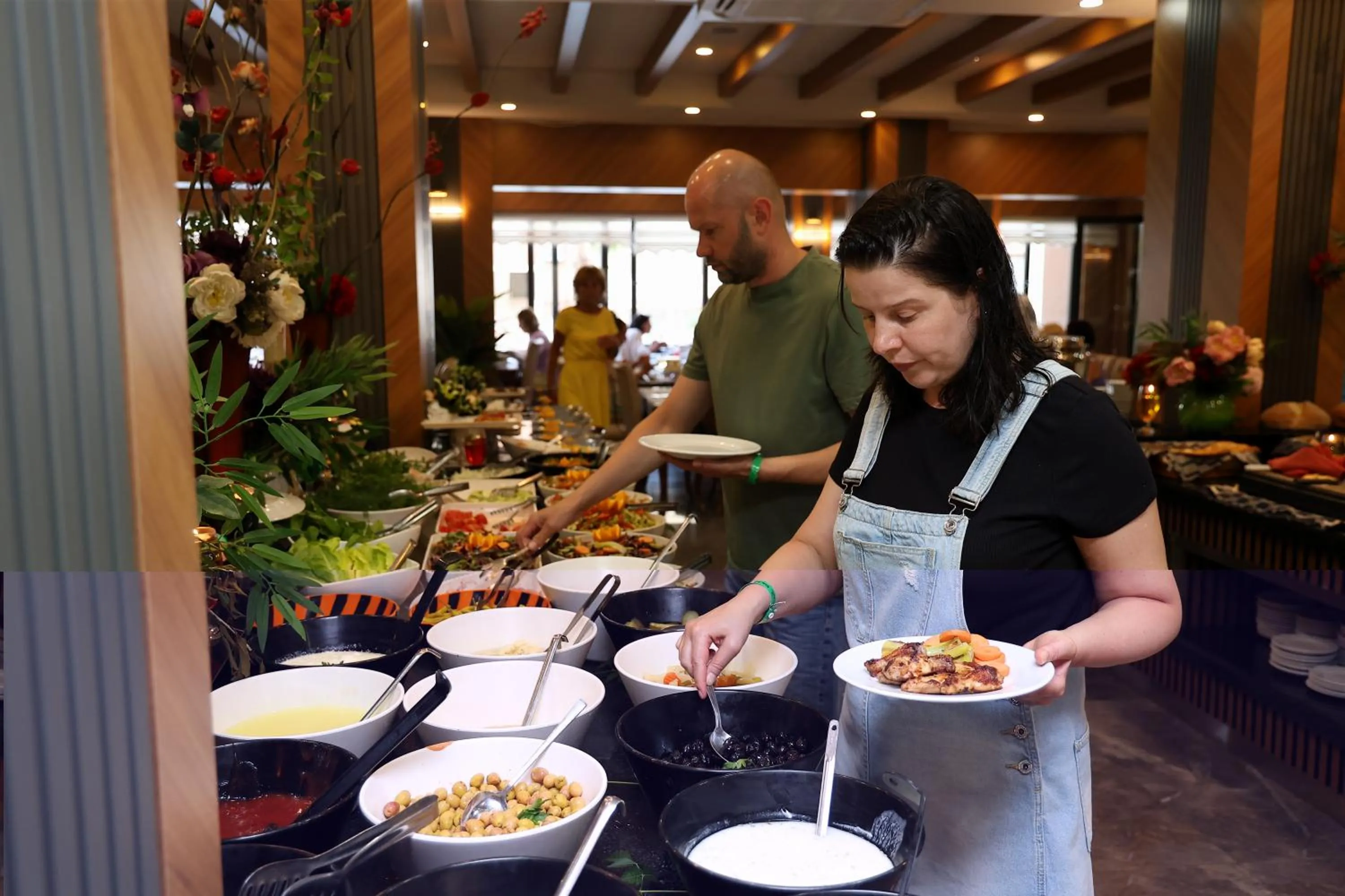 group of guests in Side Yeşilöz Hotel