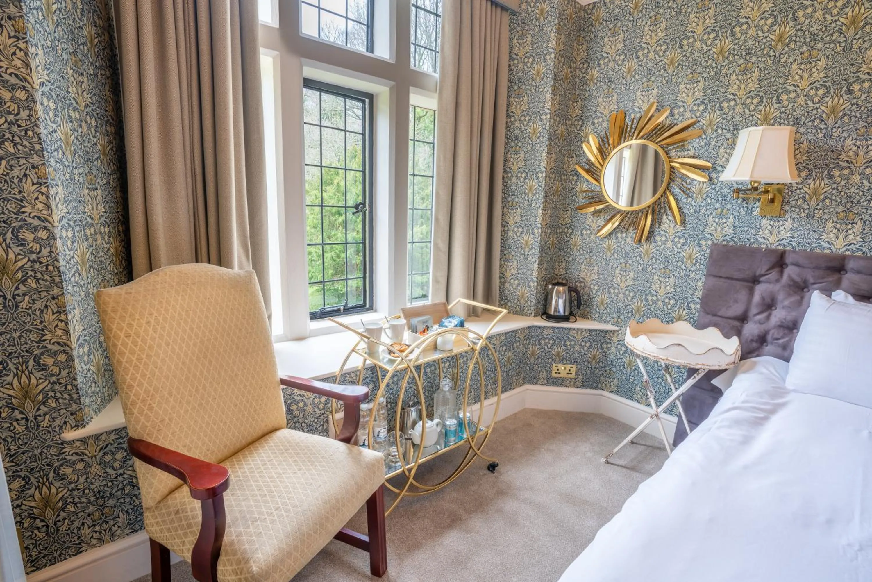 Seating area, Bed in Broome Park Hotel