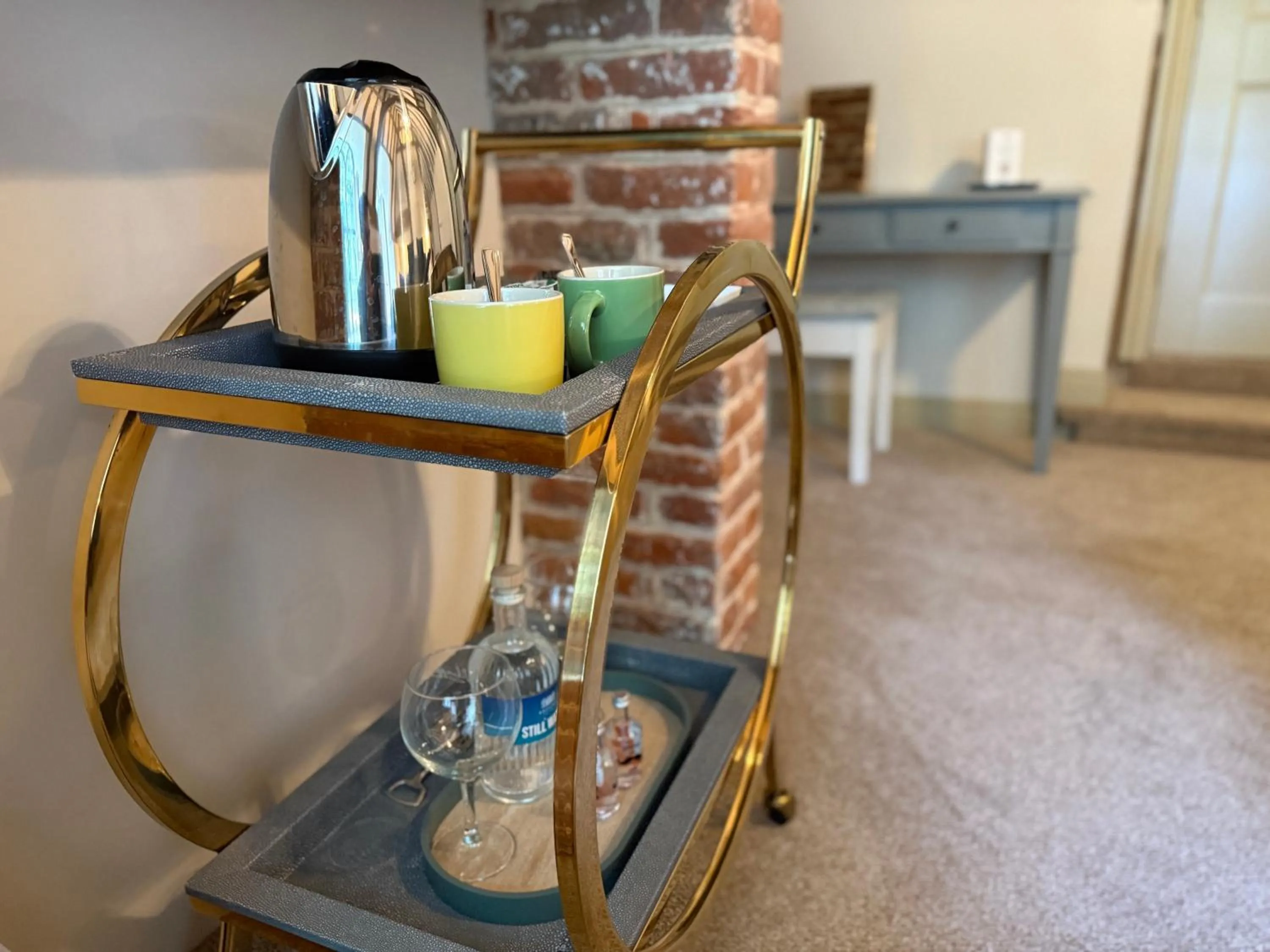 Coffee/tea facilities in Broome Park Hotel