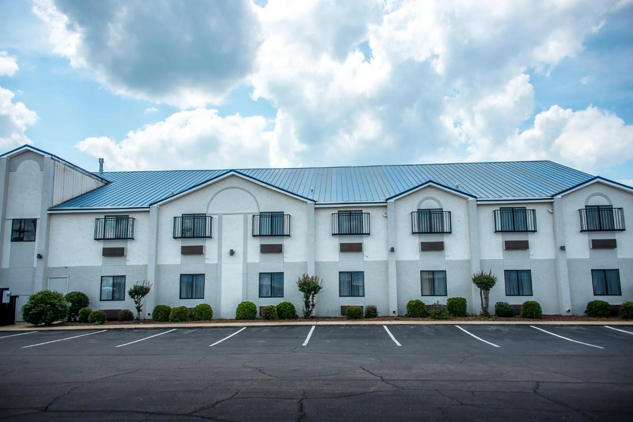 Property building in Days Inn by Wyndham Troy