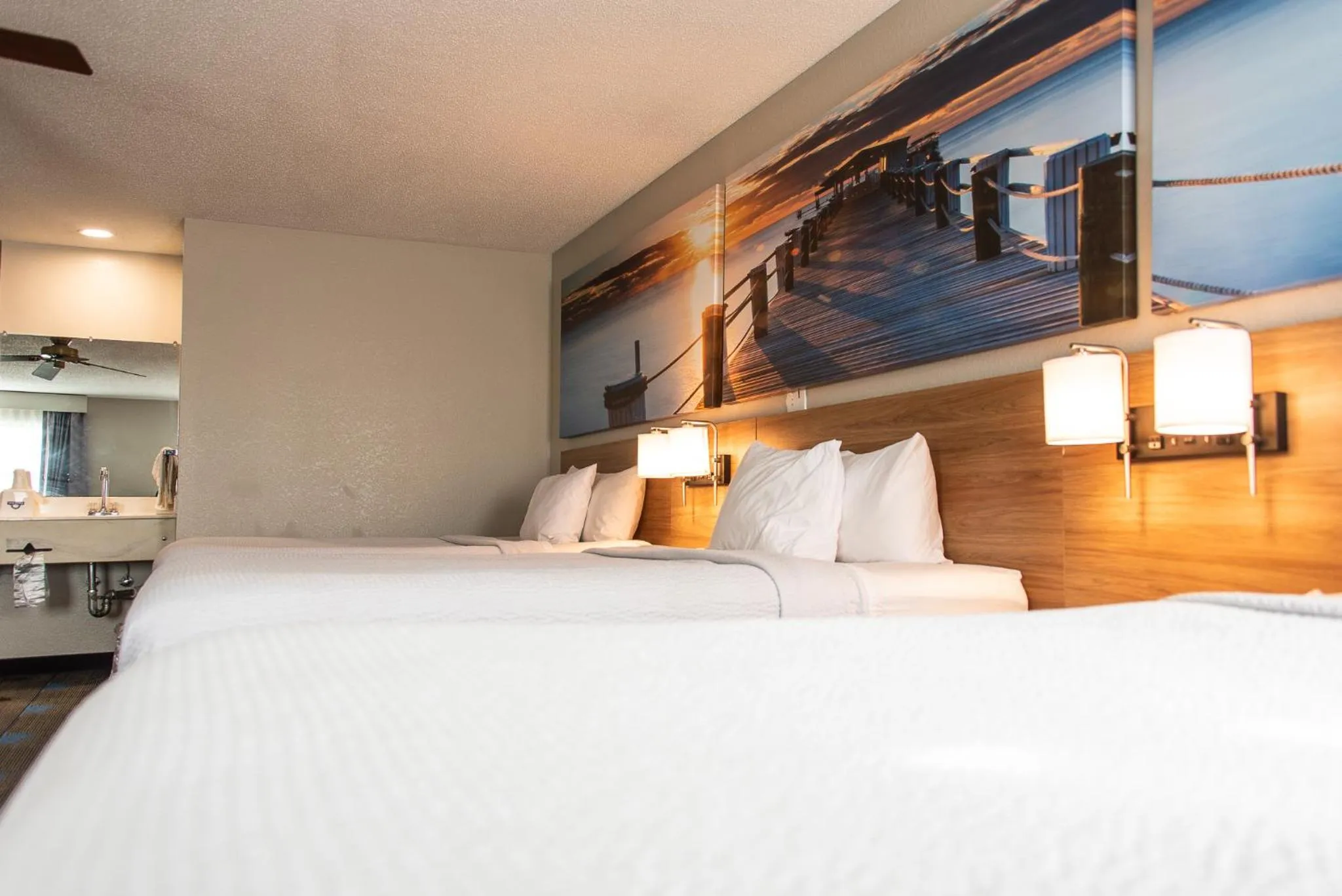 Property building, Bed in Days Inn by Wyndham Troy