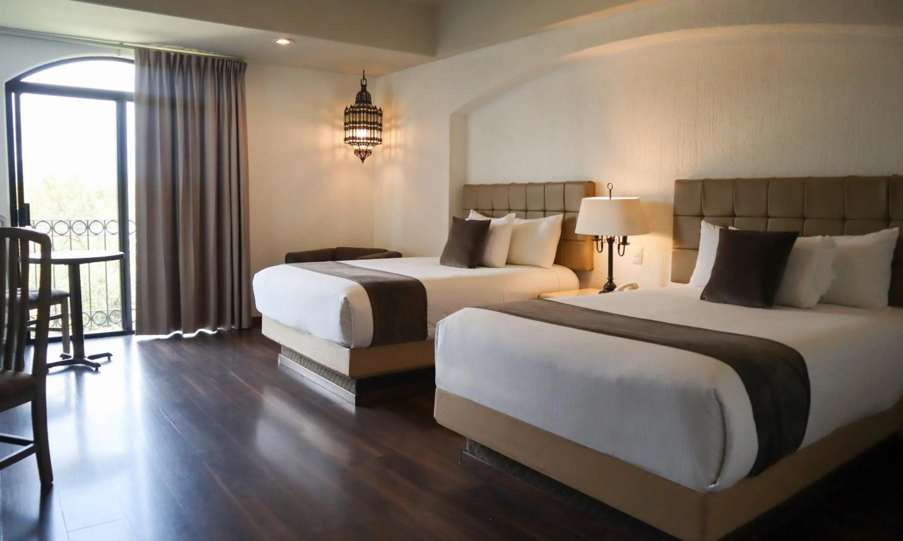 Photo of the whole room, Bed in Meson del Valle