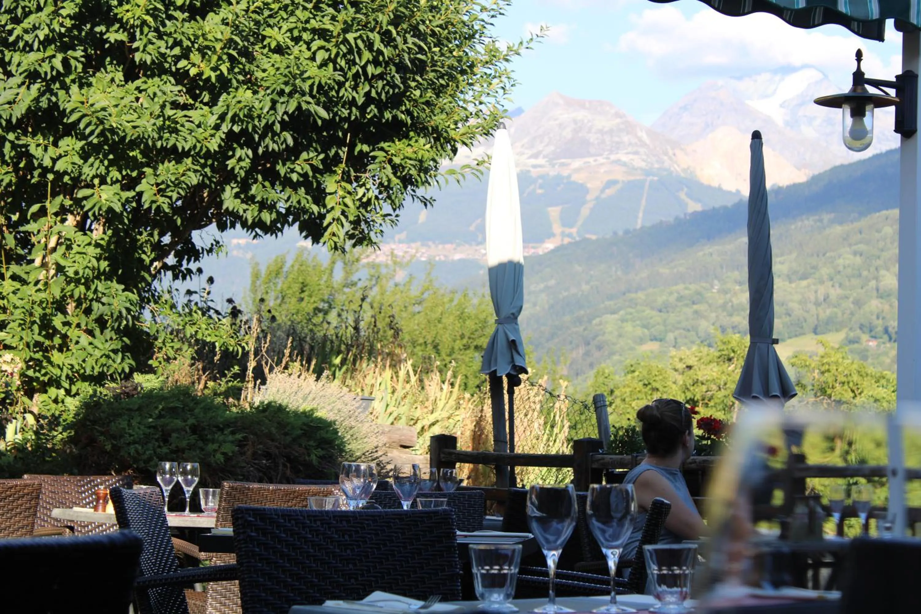 Restaurant/places to eat in Auberge de Cassiel