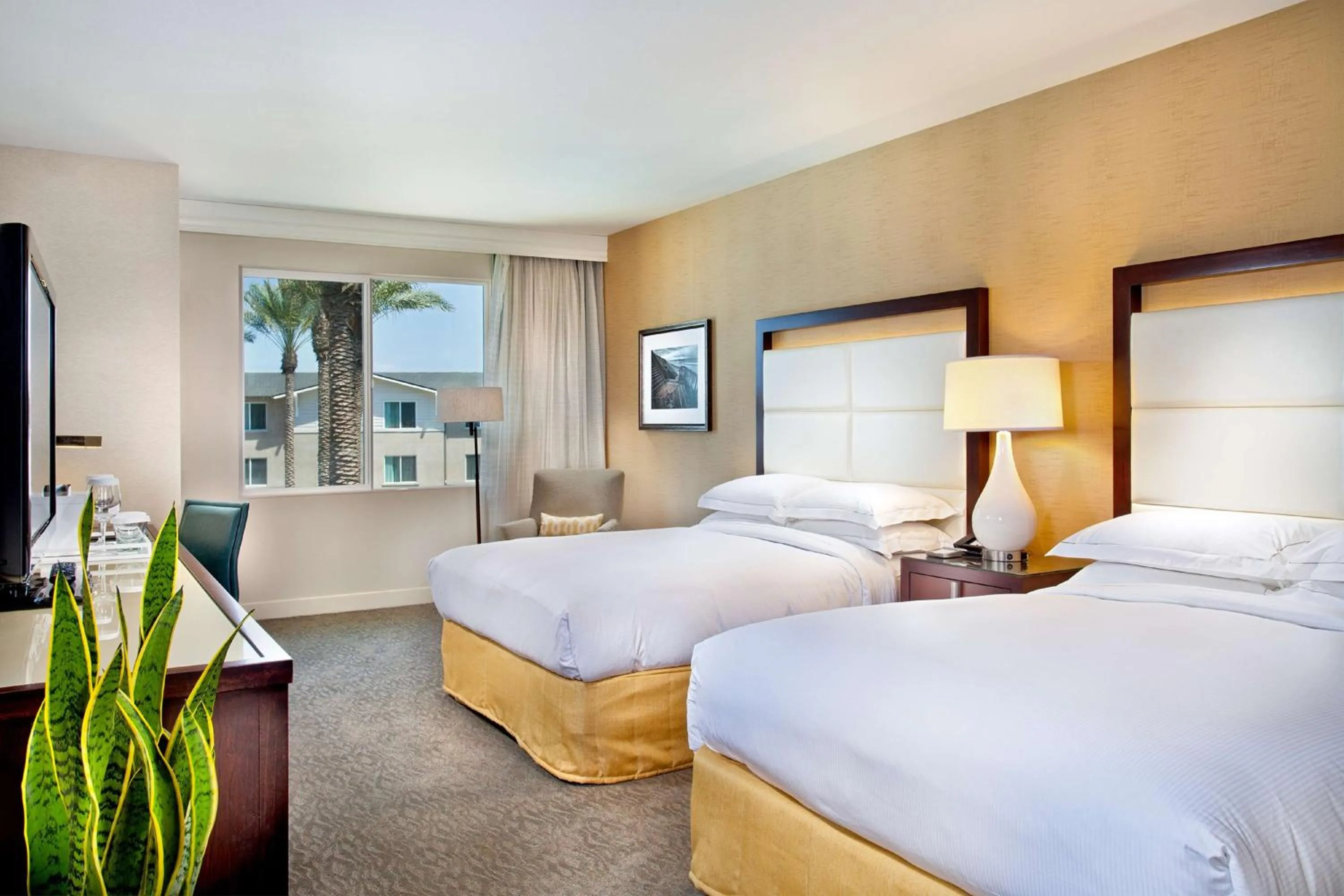 Bed in Cape Rey Carlsbad Beach, A Hilton Resort & Spa