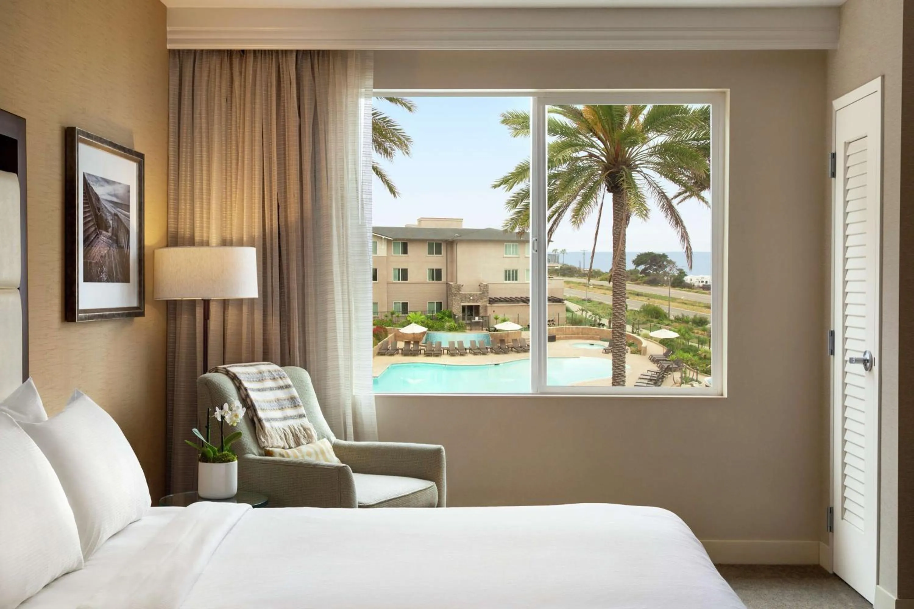 View (from property/room), Bed in Cape Rey Carlsbad Beach, A Hilton Resort & Spa