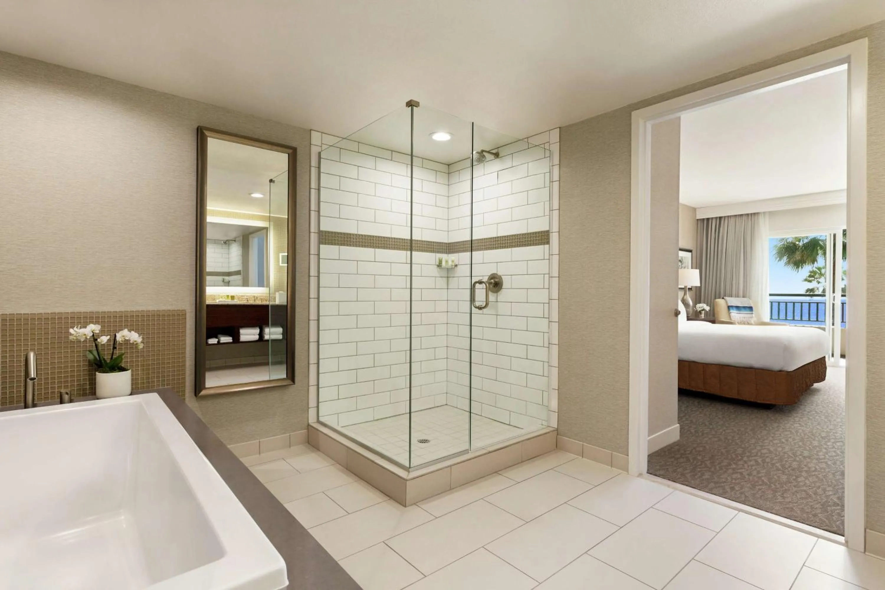 Bathroom, Bed in Cape Rey Carlsbad Beach, A Hilton Resort & Spa