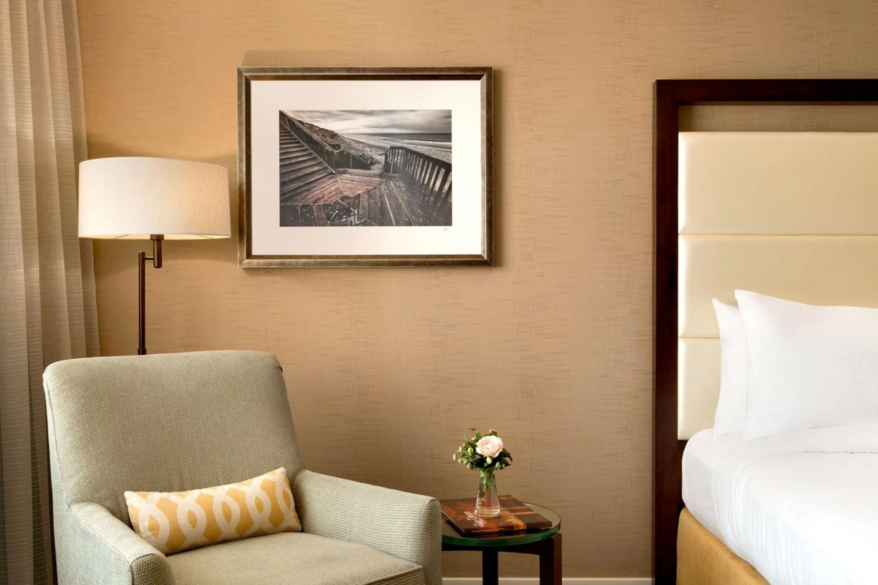 Seating area, Bed in Cape Rey Carlsbad Beach, A Hilton Resort & Spa