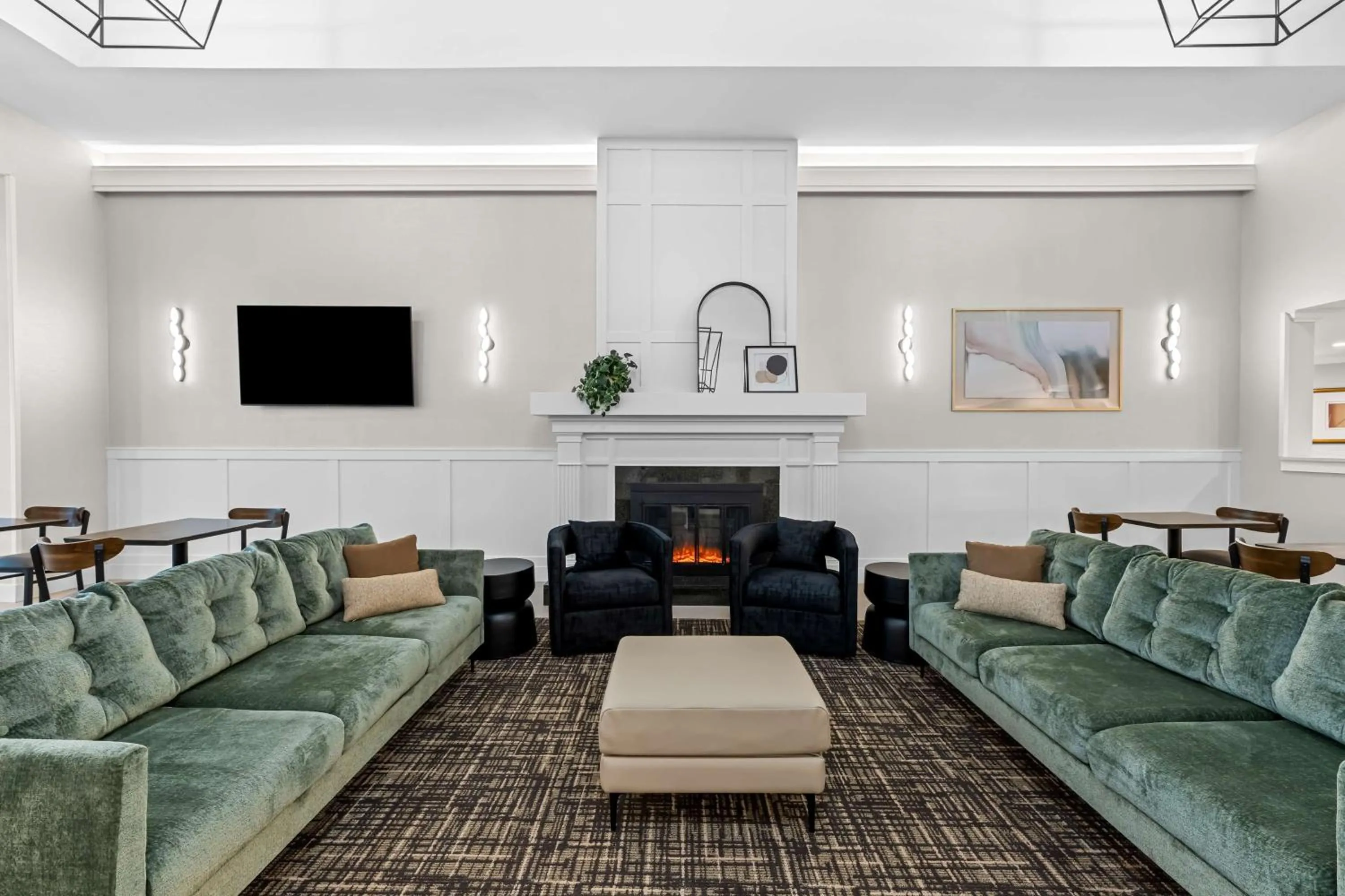 Lobby or reception in Best Western Plus Puyallup Hotel