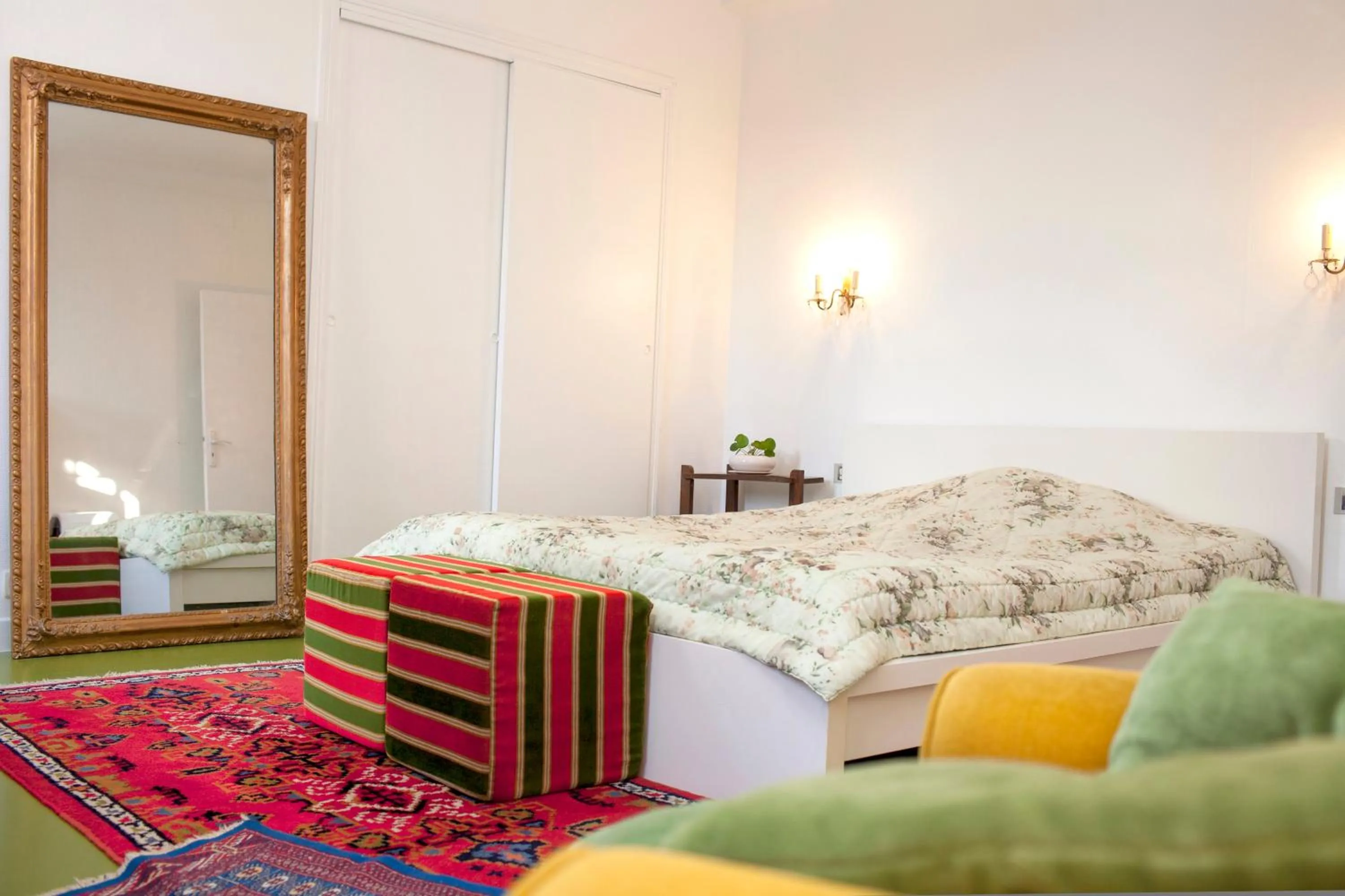 Photo of the whole room, Bed in 46FM : Montauban Guest House