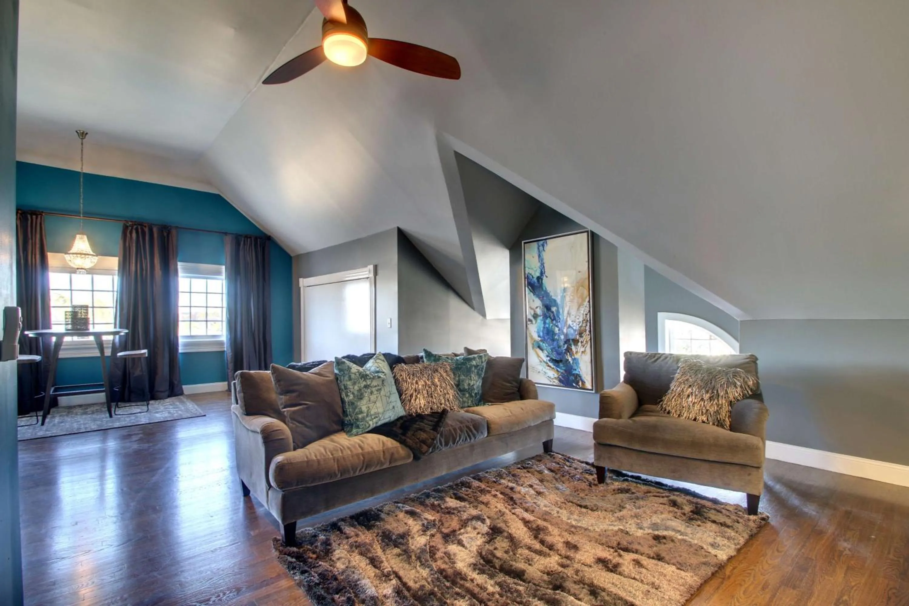 Photo of the whole room in Hotel Finial BW Premier Collection Oxford - Anniston