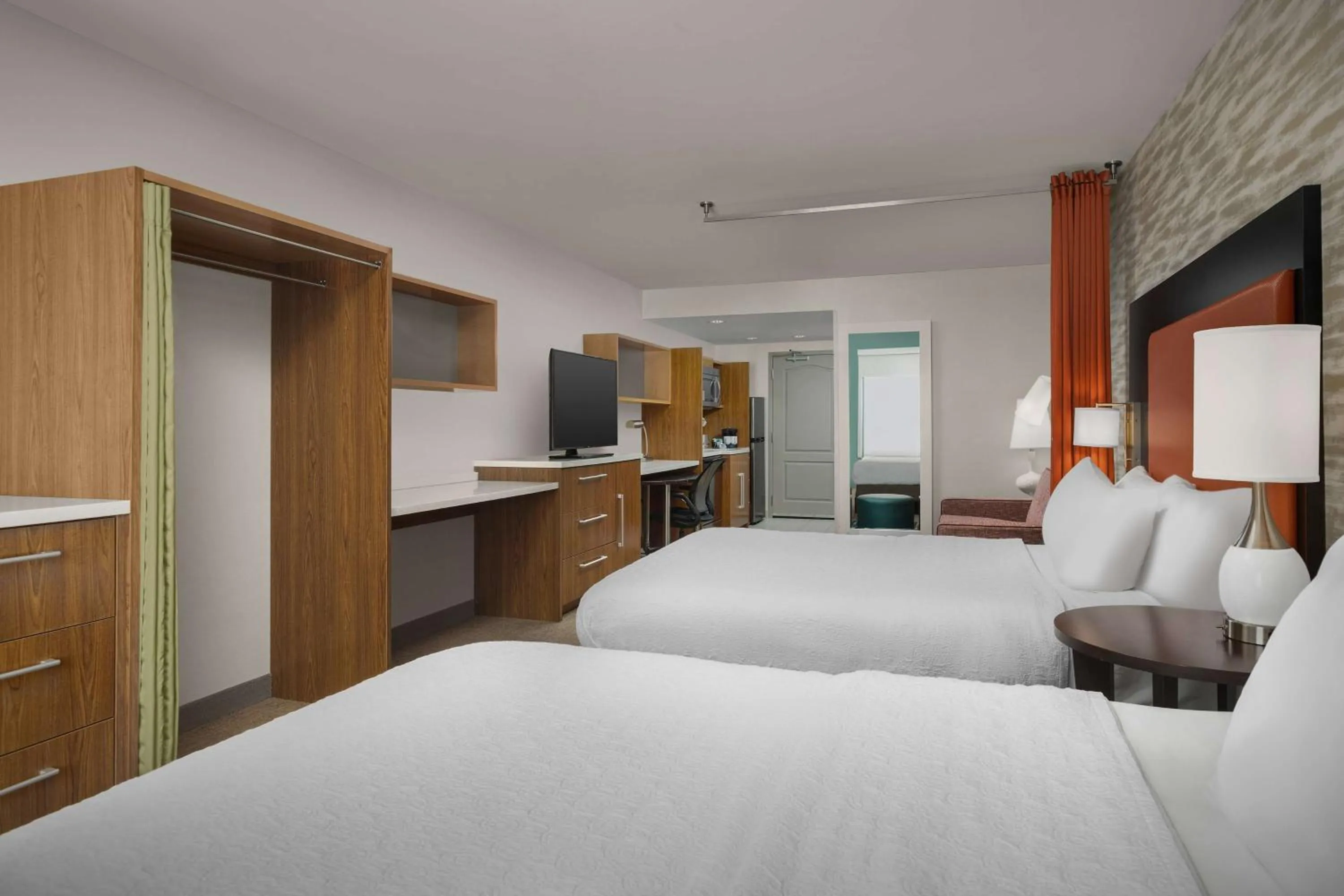 Bed in Home2 Suites by Hilton Jacksonville, NC