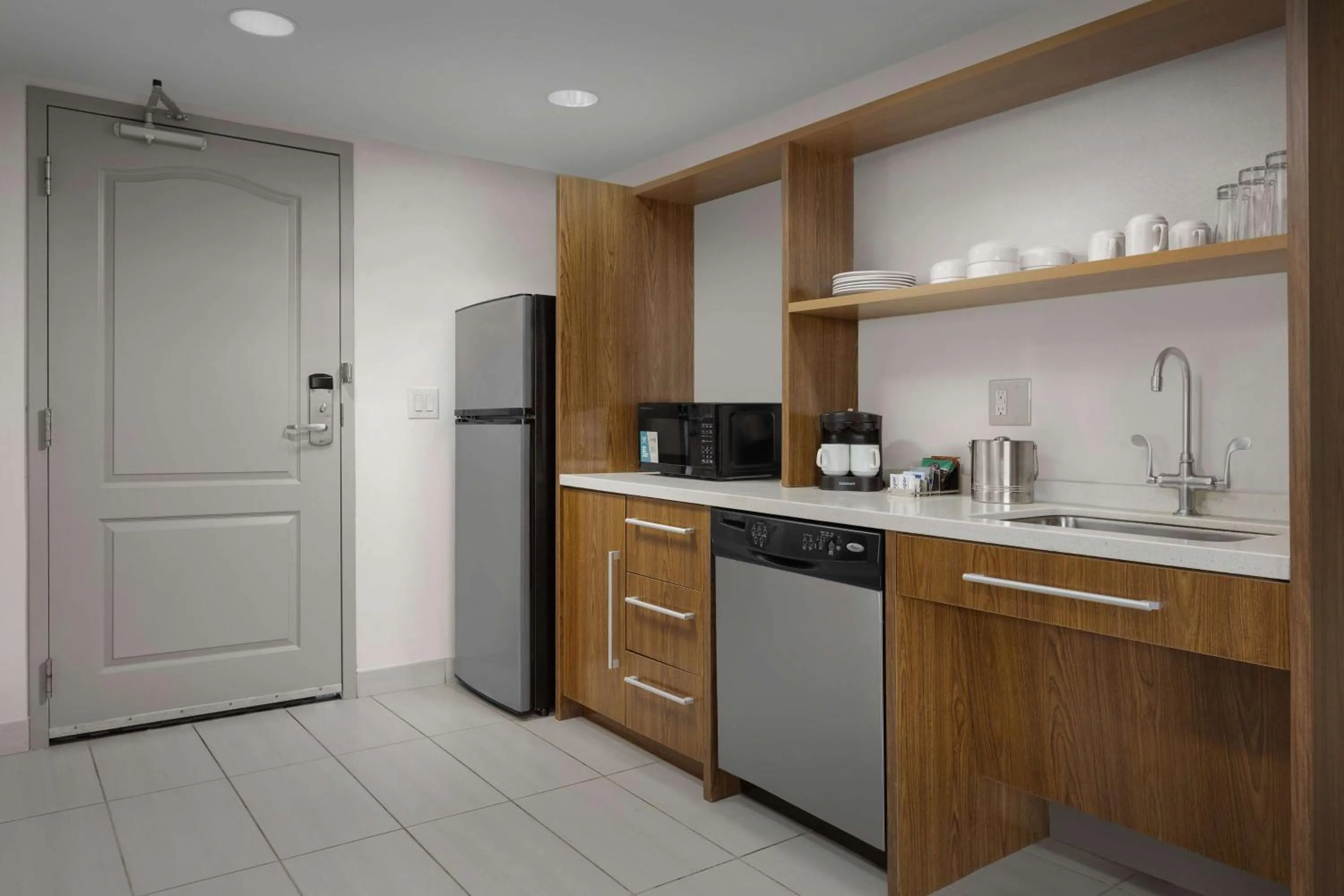 Kitchen or kitchenette in Home2 Suites by Hilton Jacksonville, NC