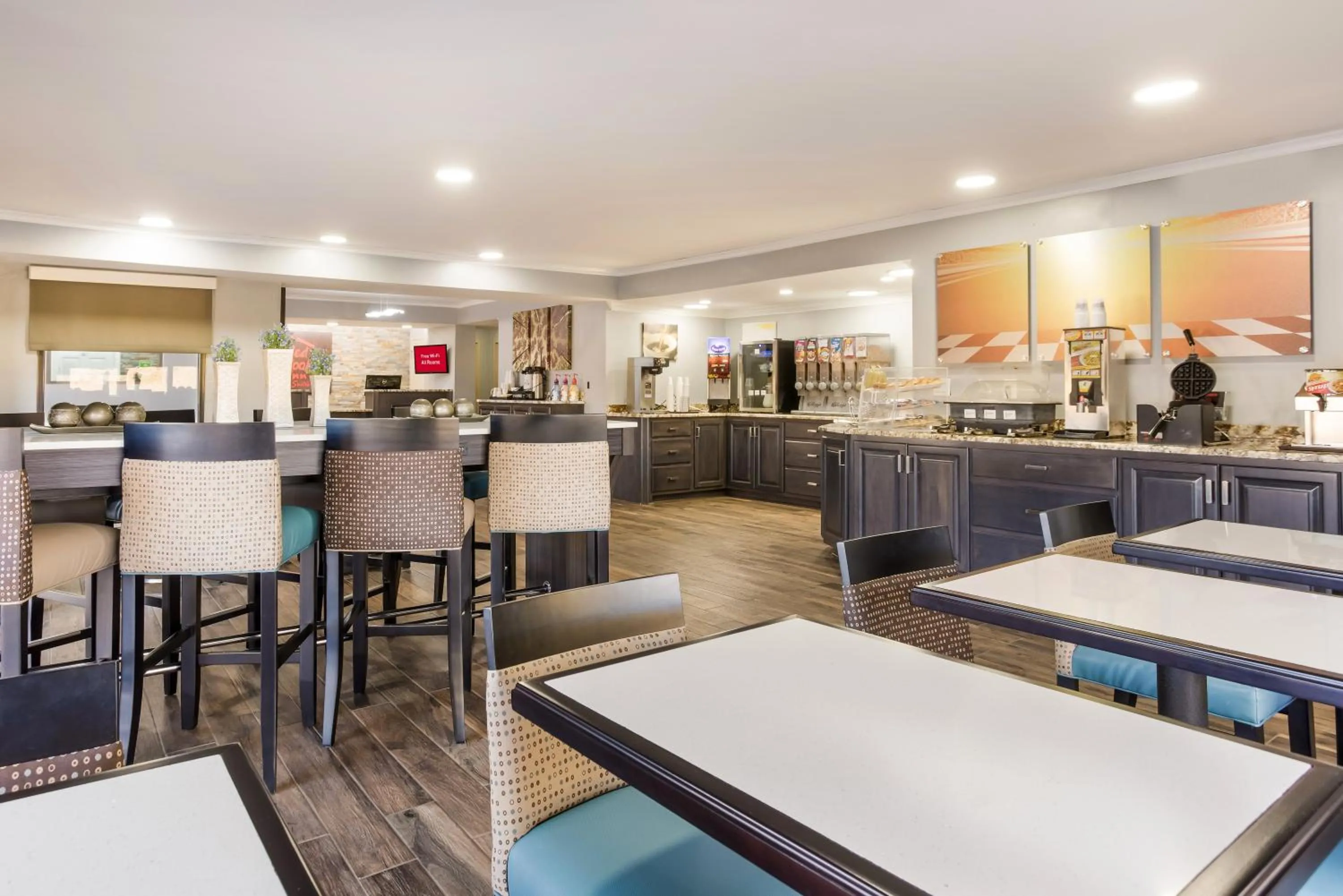 Breakfast in Red Roof Inn & Suites Athens, AL