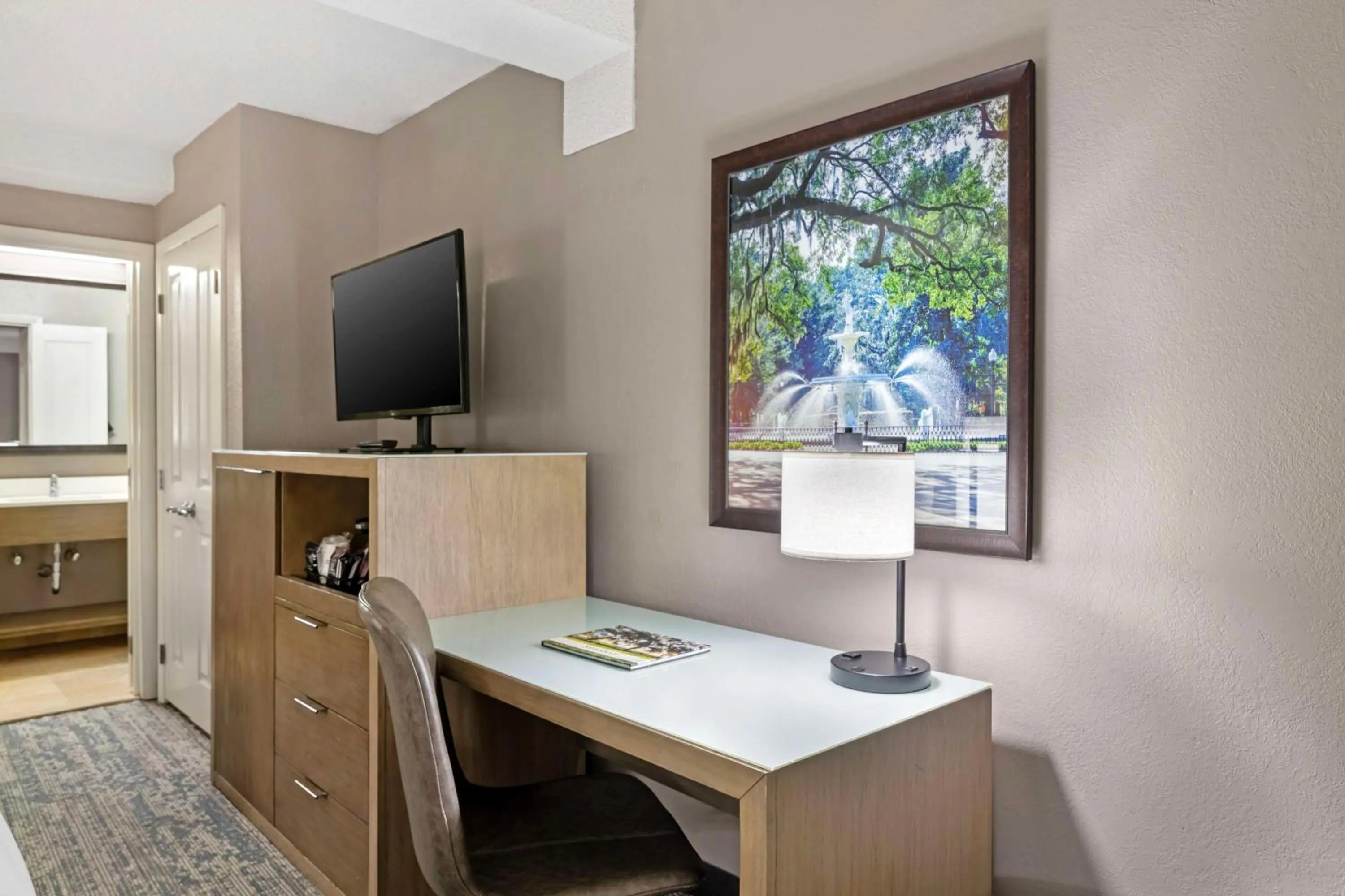 Bedroom, Bed in Best Western Savannah Historic District