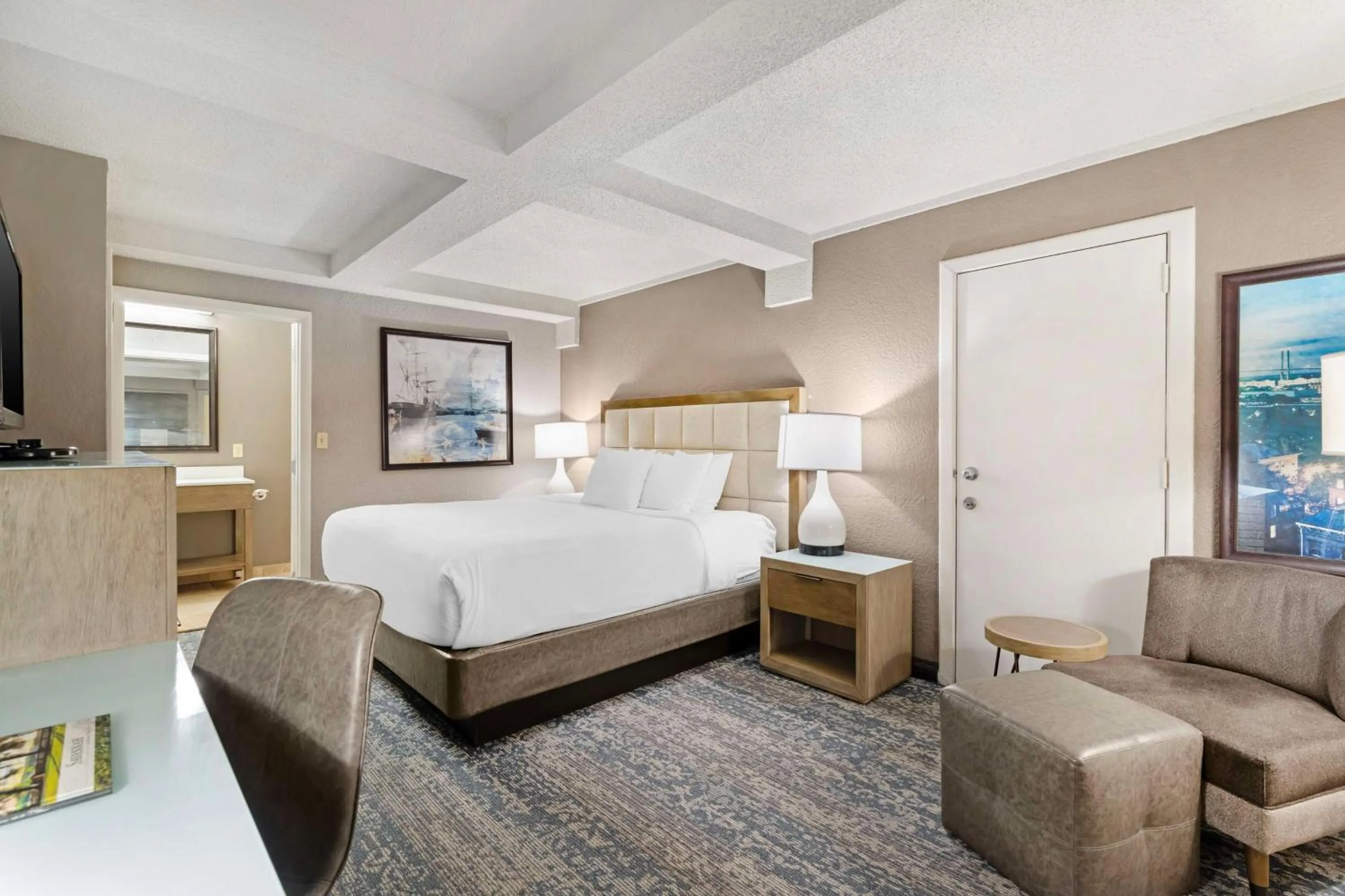 Bedroom, Bed in Best Western Savannah Historic District