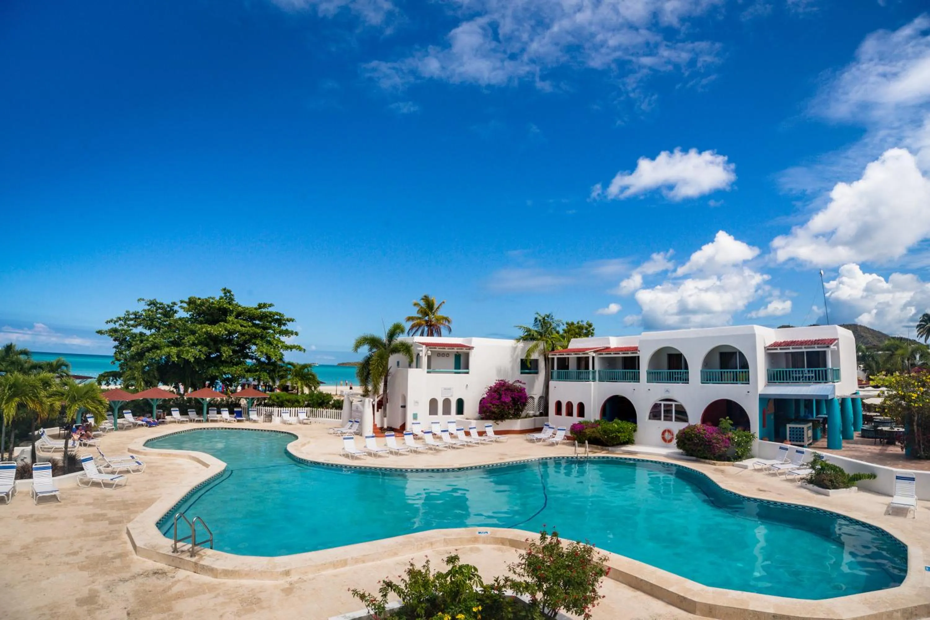 Swimming pool in Jolly Beach Antigua - All Inclusive