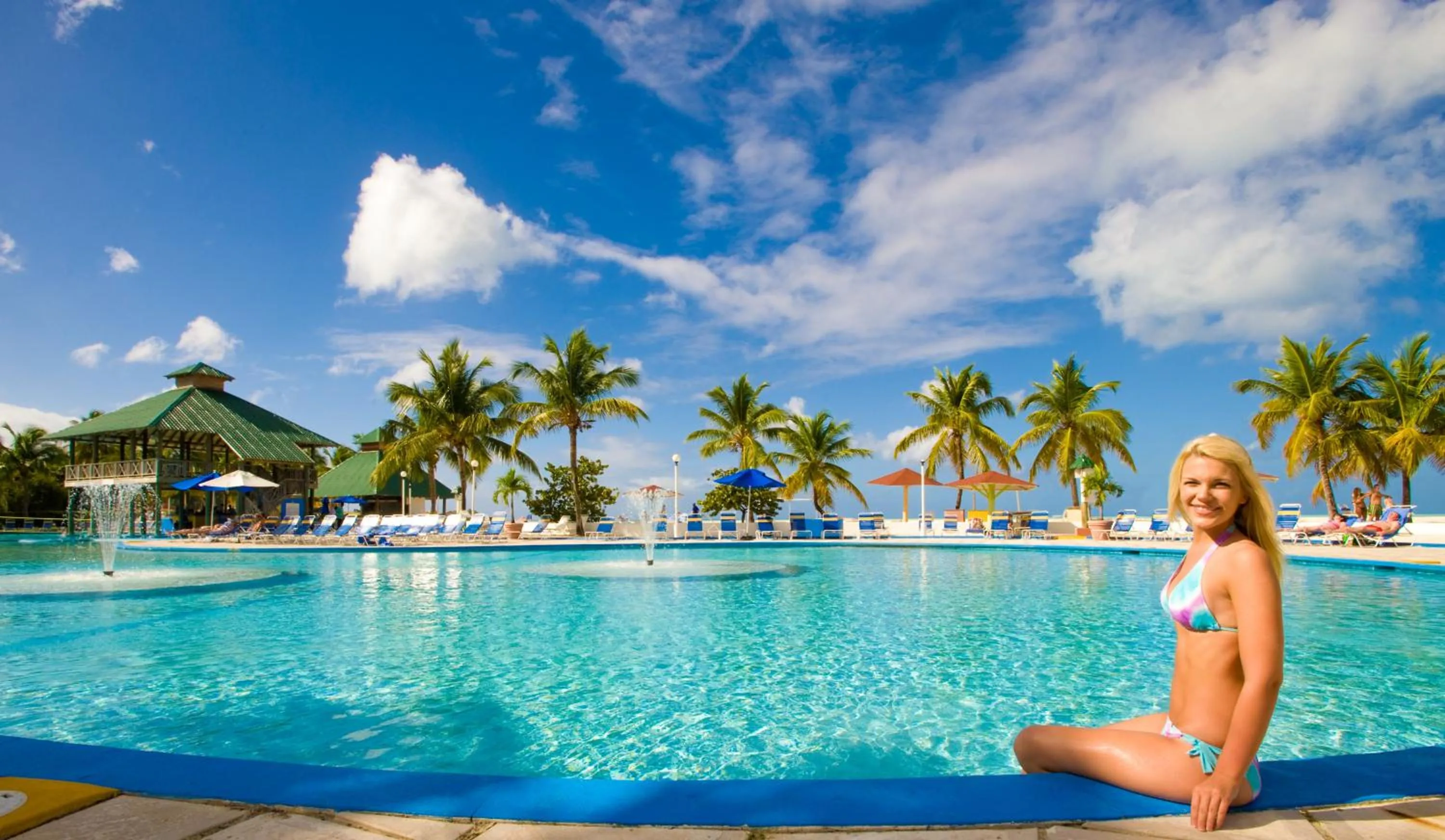 Swimming pool in Jolly Beach Antigua - All Inclusive