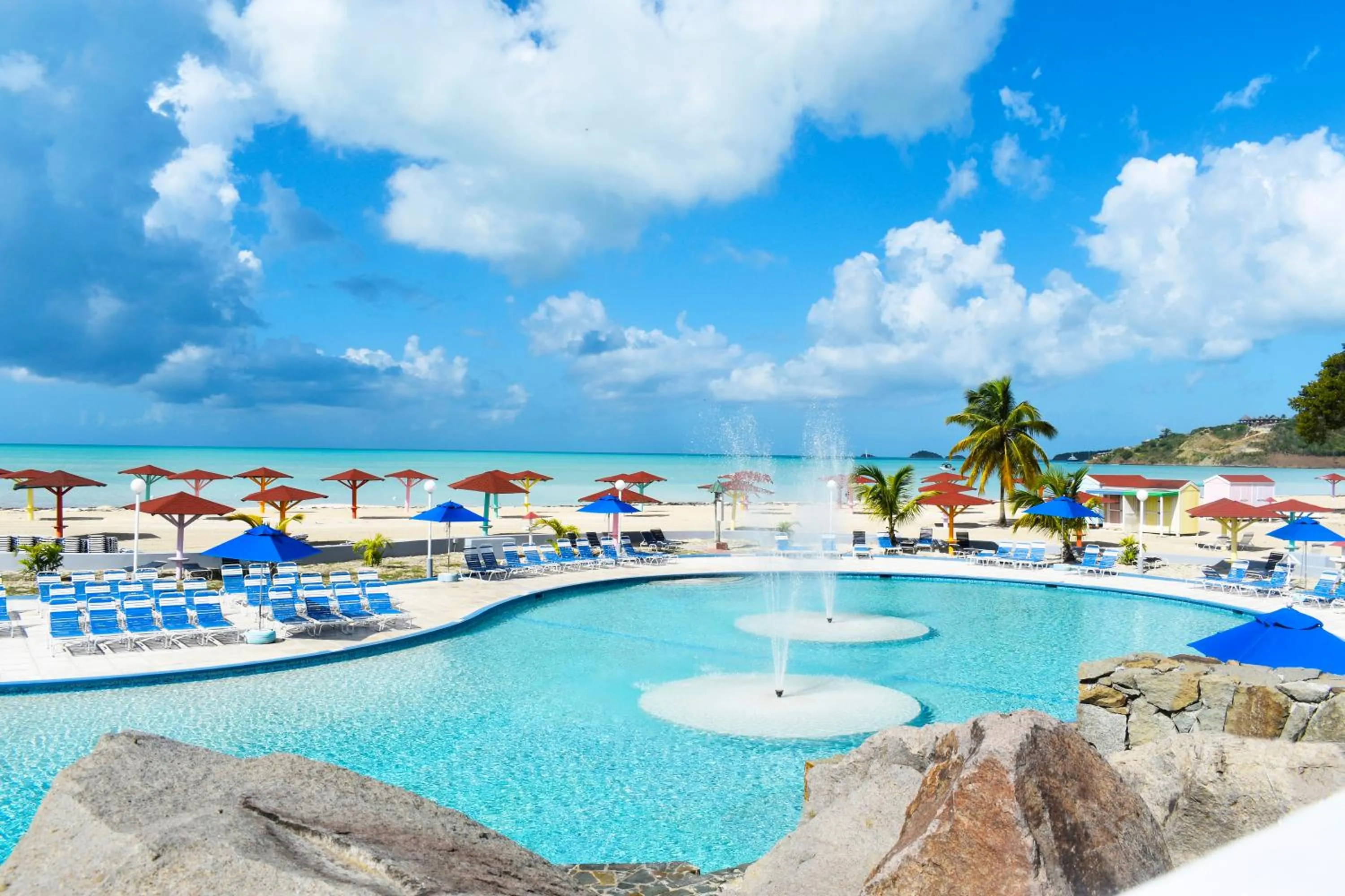 Swimming pool in Jolly Beach Antigua - All Inclusive
