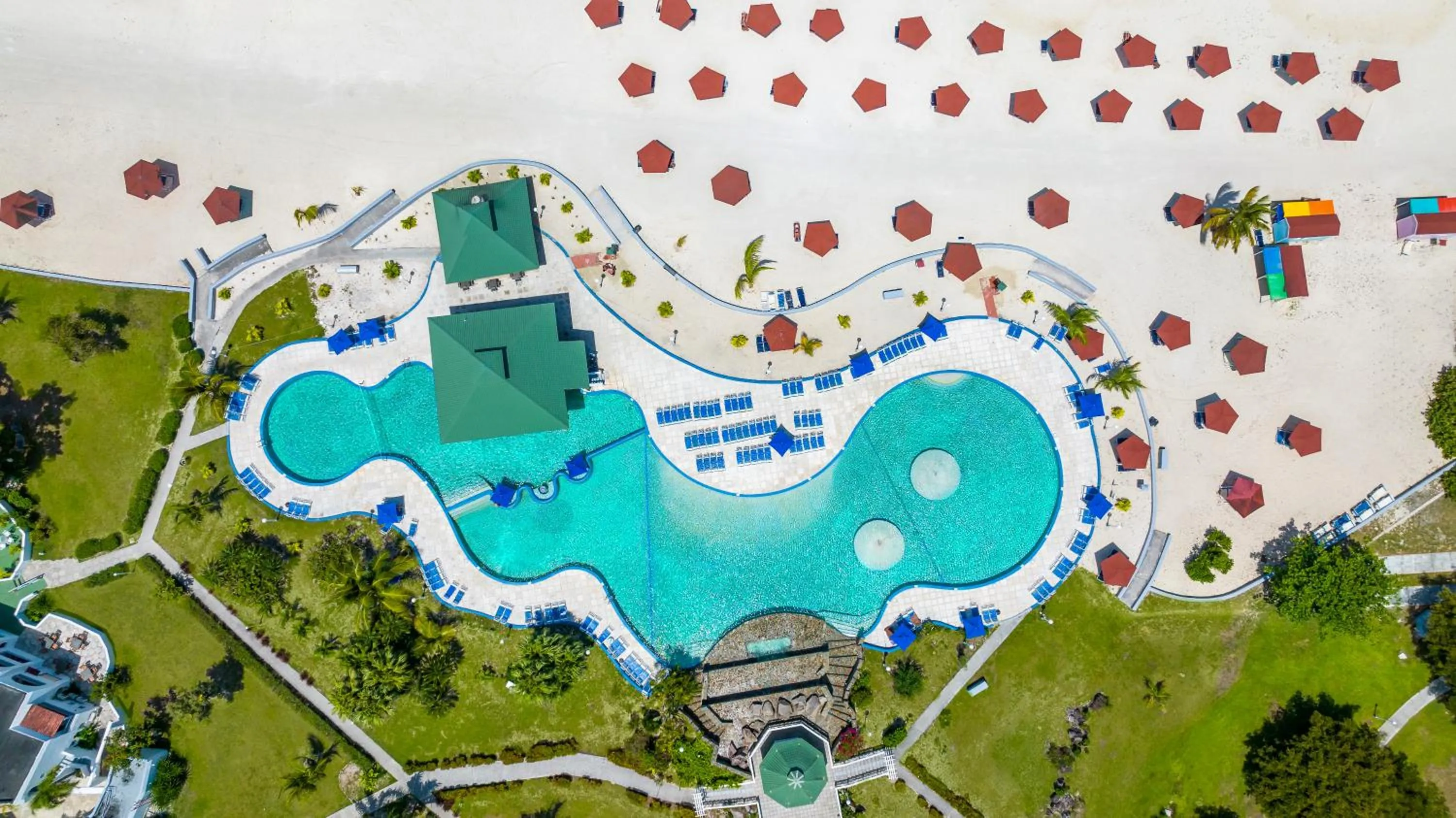 Swimming pool in Jolly Beach Antigua - All Inclusive