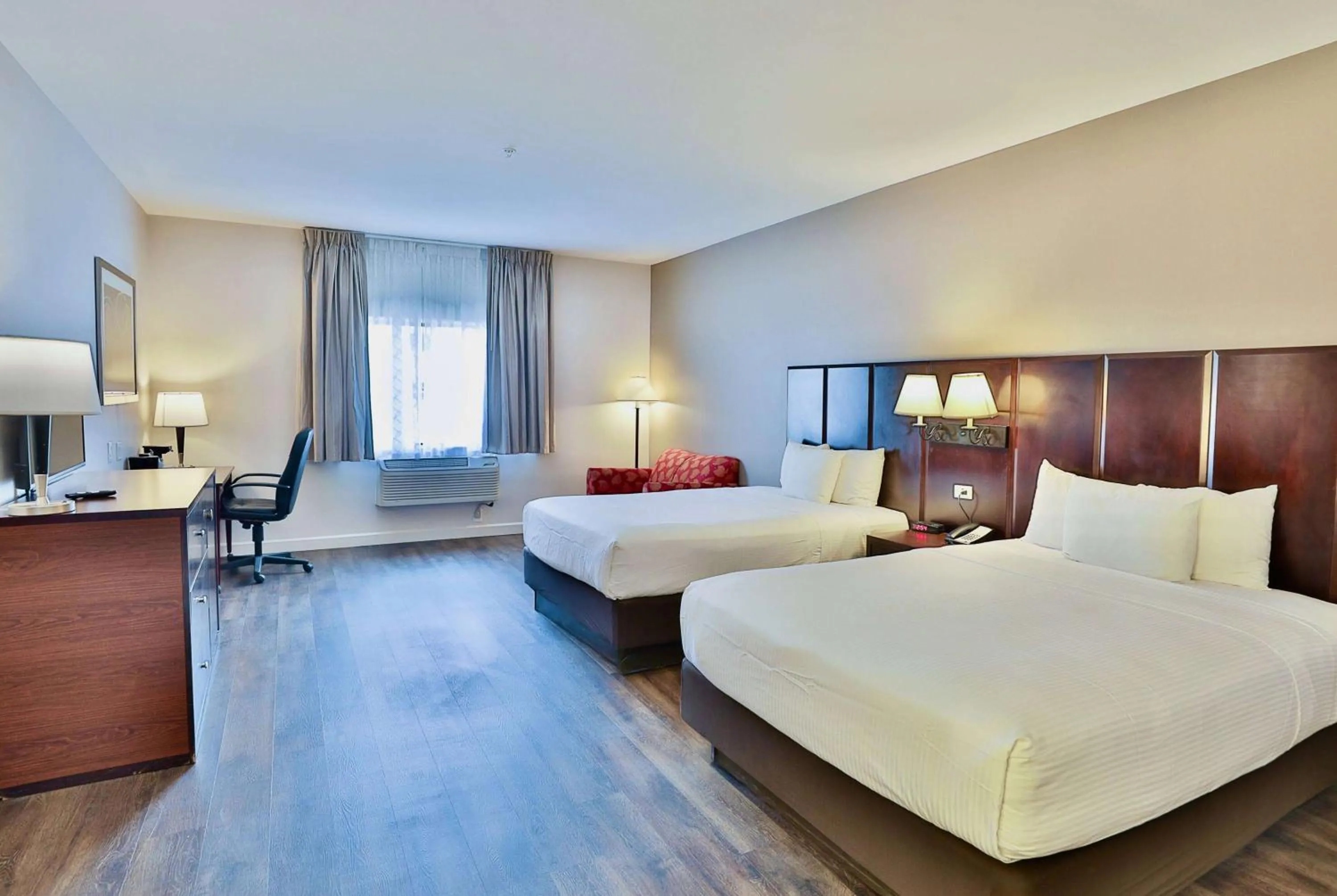 Photo of the whole room, Bed in Baymont by Wyndham Tucson Airport