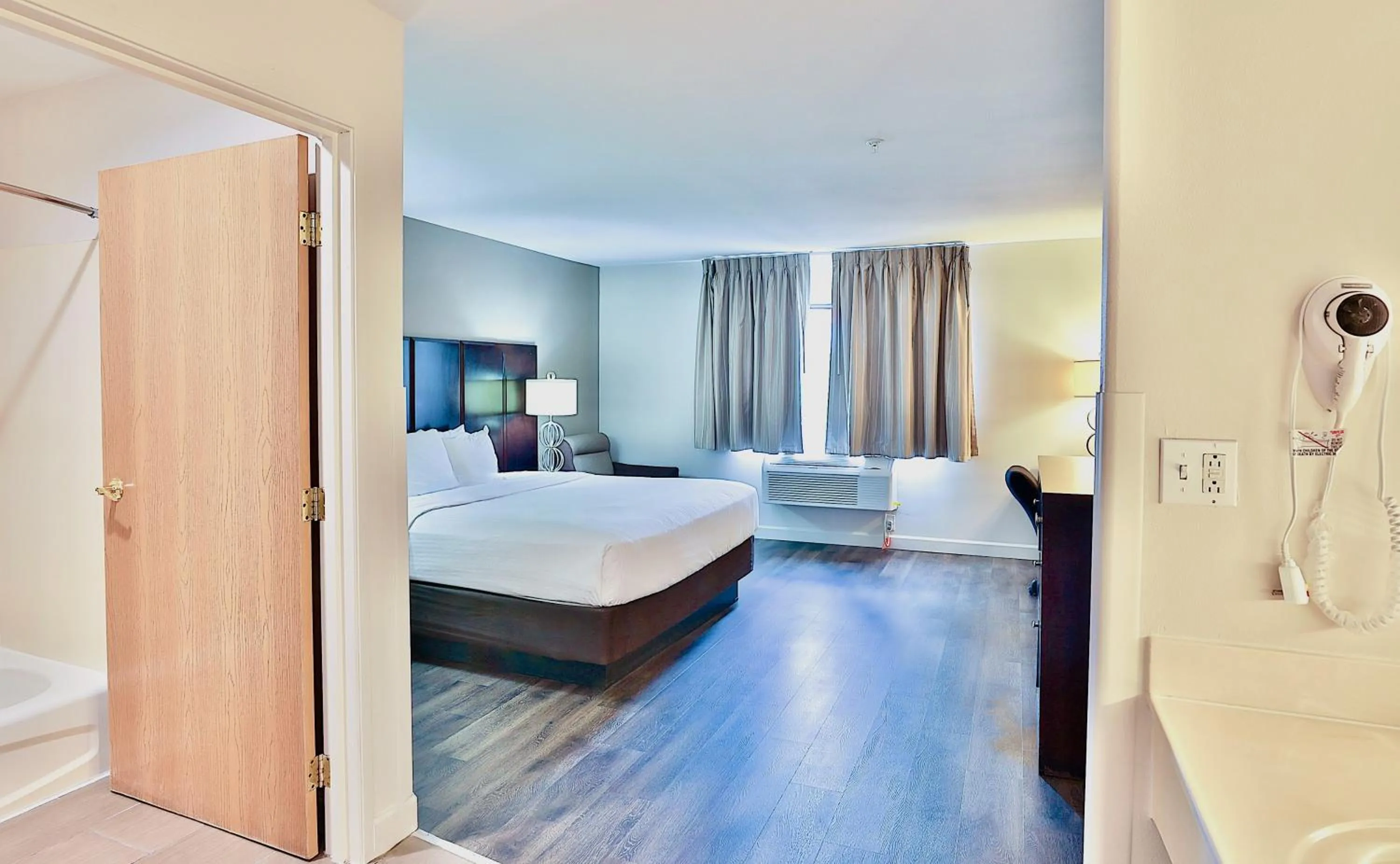 Bedroom, Bed in Baymont by Wyndham Tucson Airport